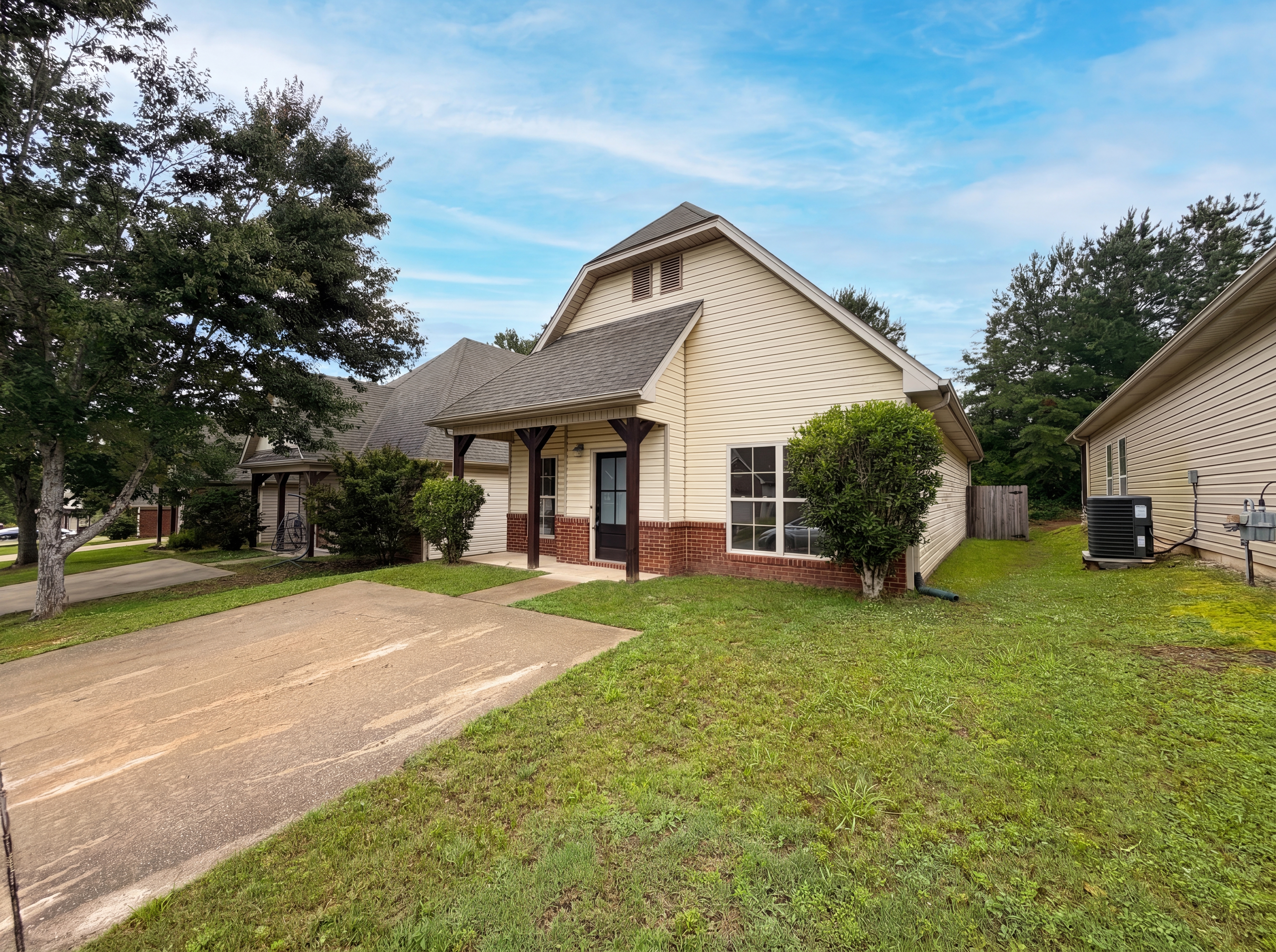 Photo 16 of 17 of 124 Cattail Ln, Calera, AL