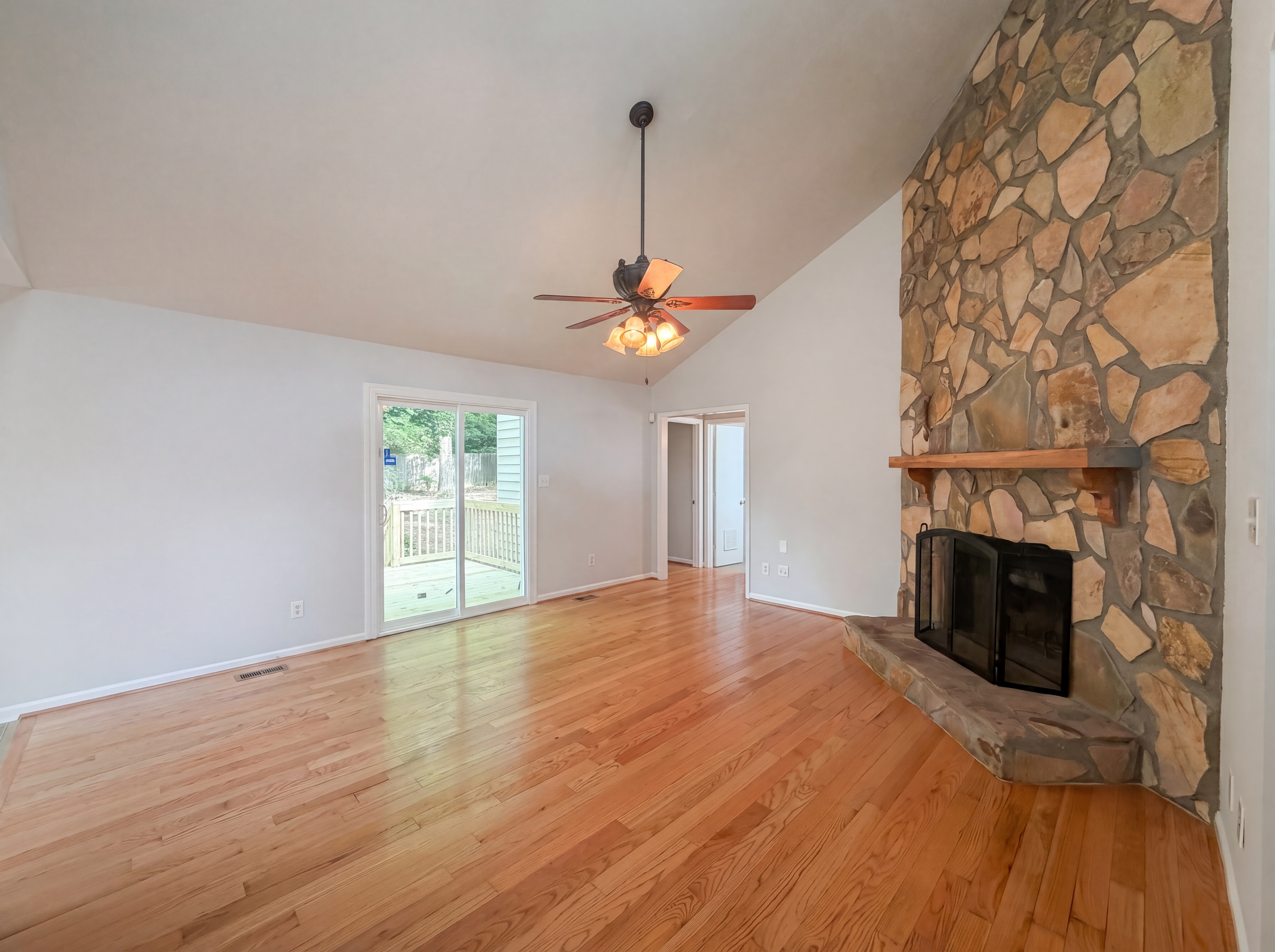 Photo 9 of 24 of 3143 Chase Ct SW, Marietta, GA
