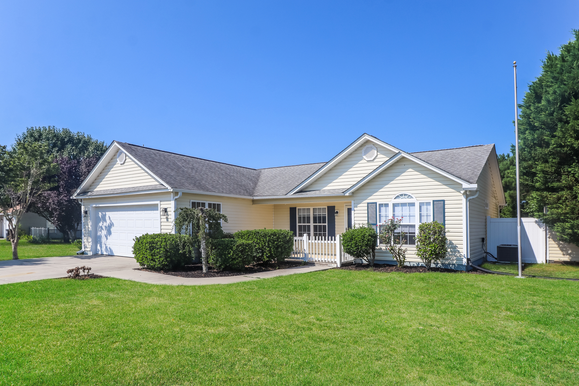 Photo 4 of 21 of 454 Carolina Hickory St, Loris, SC