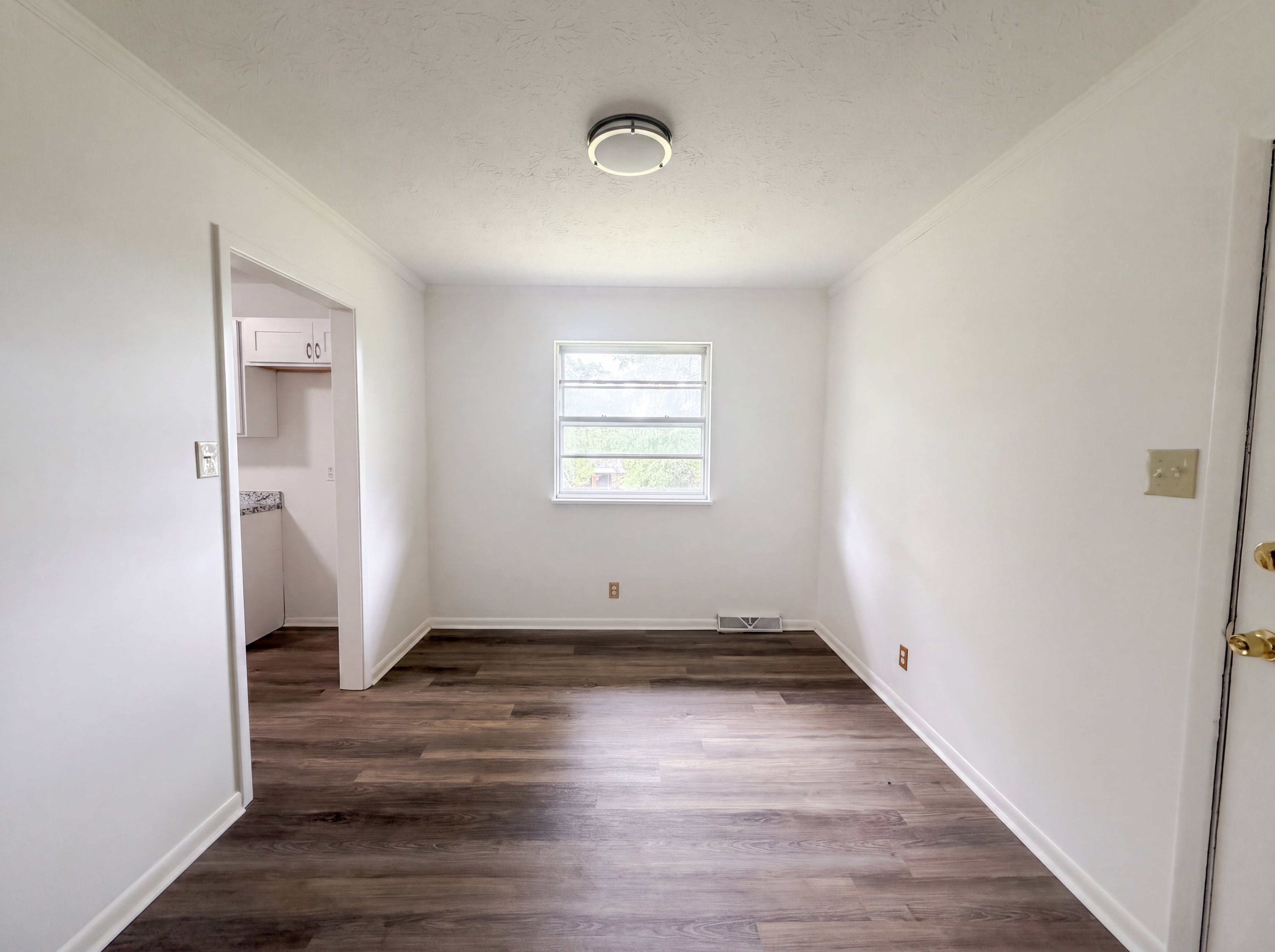 Photo 10 of 29 of 508 Bromley Ln, Knoxville, TN