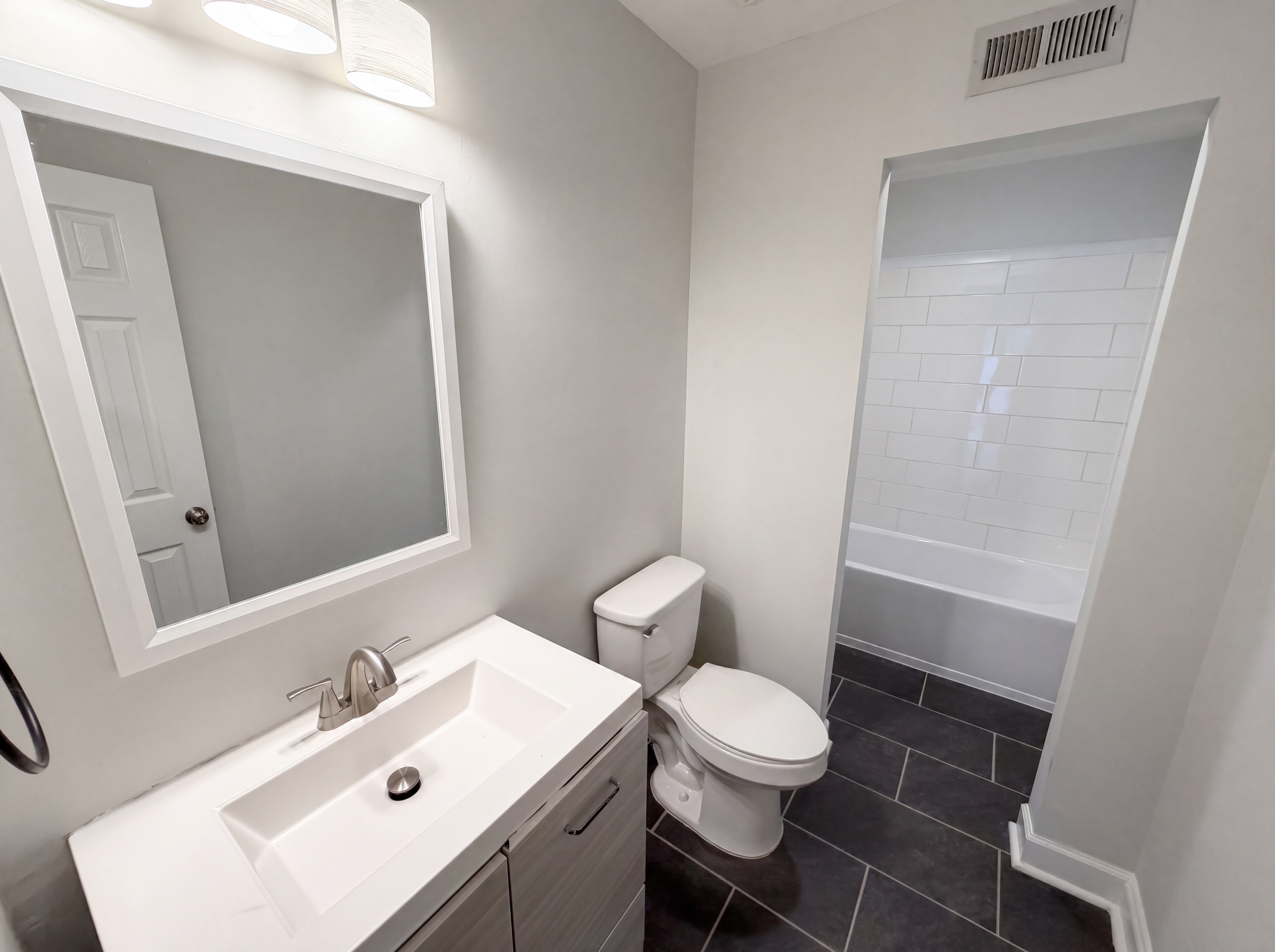 Photo 17 of 24 of 4554 Strangford Ave, Charlotte, NC