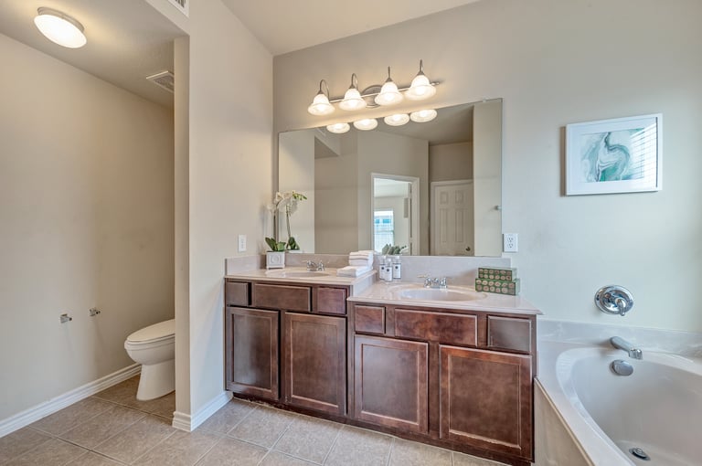 Photo 20 of 30 - 2807 Oak Glen Dr, Grand Prairie, TX 75052