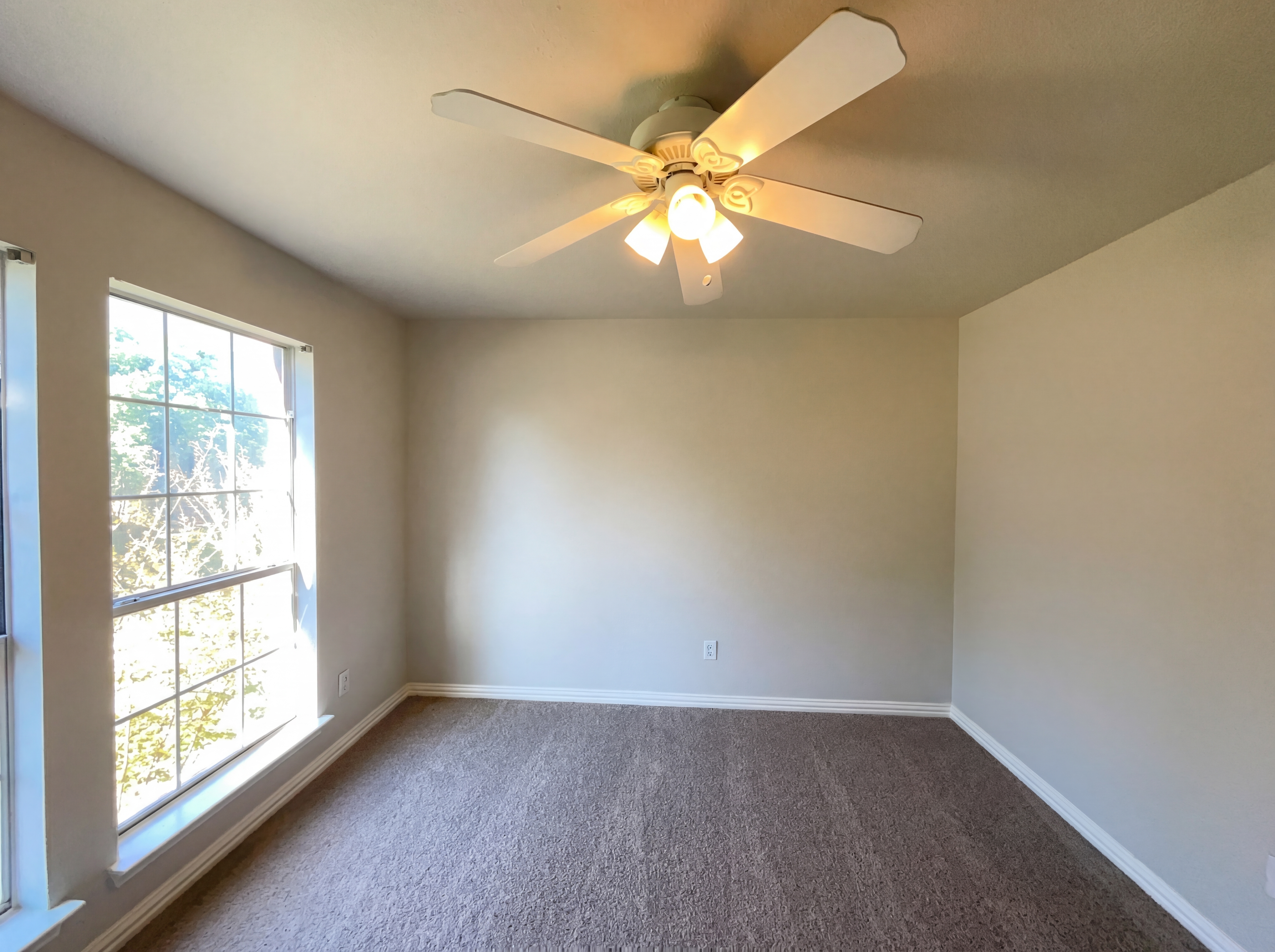 Photo 11 of 23 of 3421 Sandy Trail Ln, Plano, TX