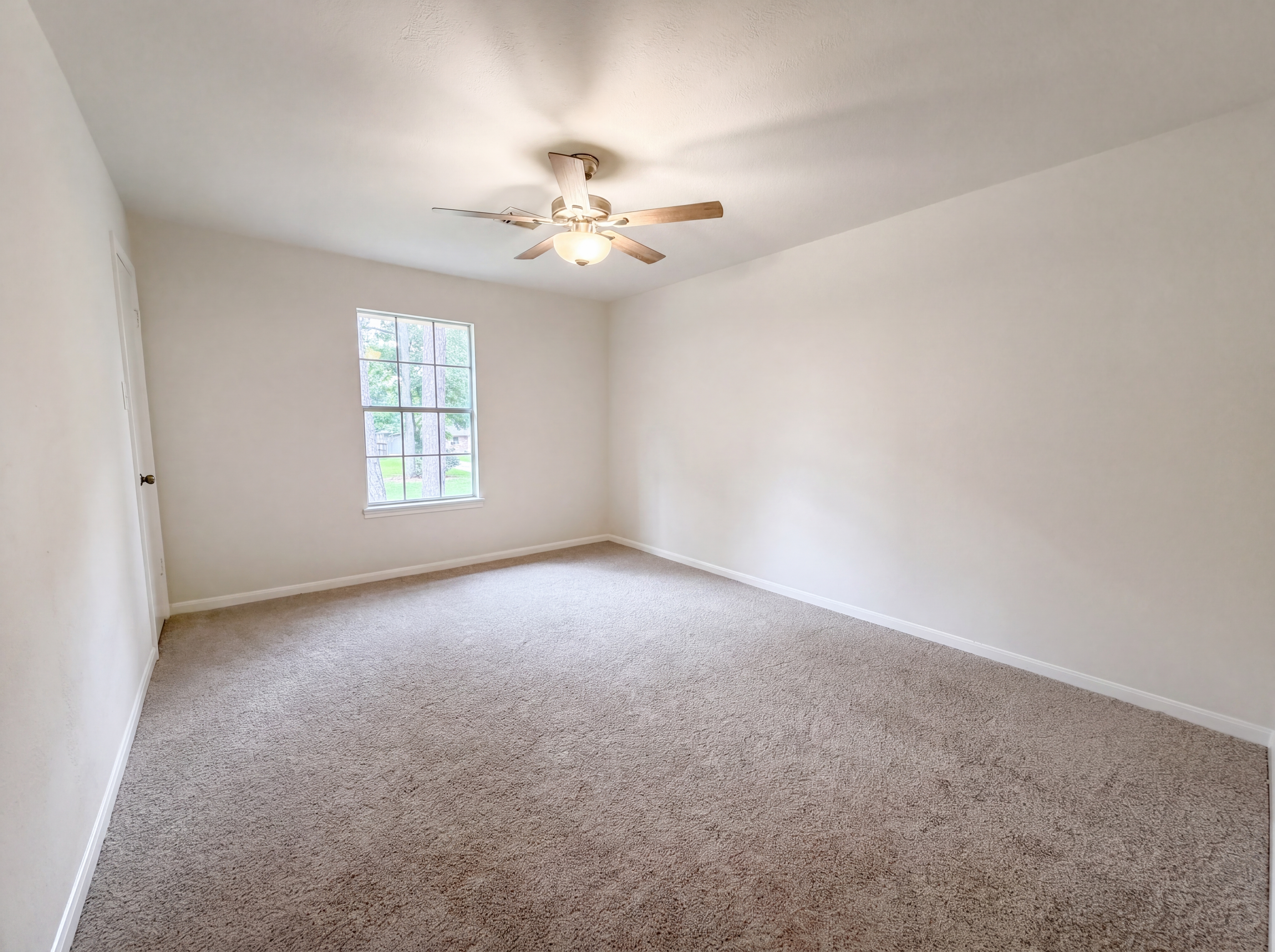 Photo 14 of 23 of 17518 Rustington Dr, Spring, TX
