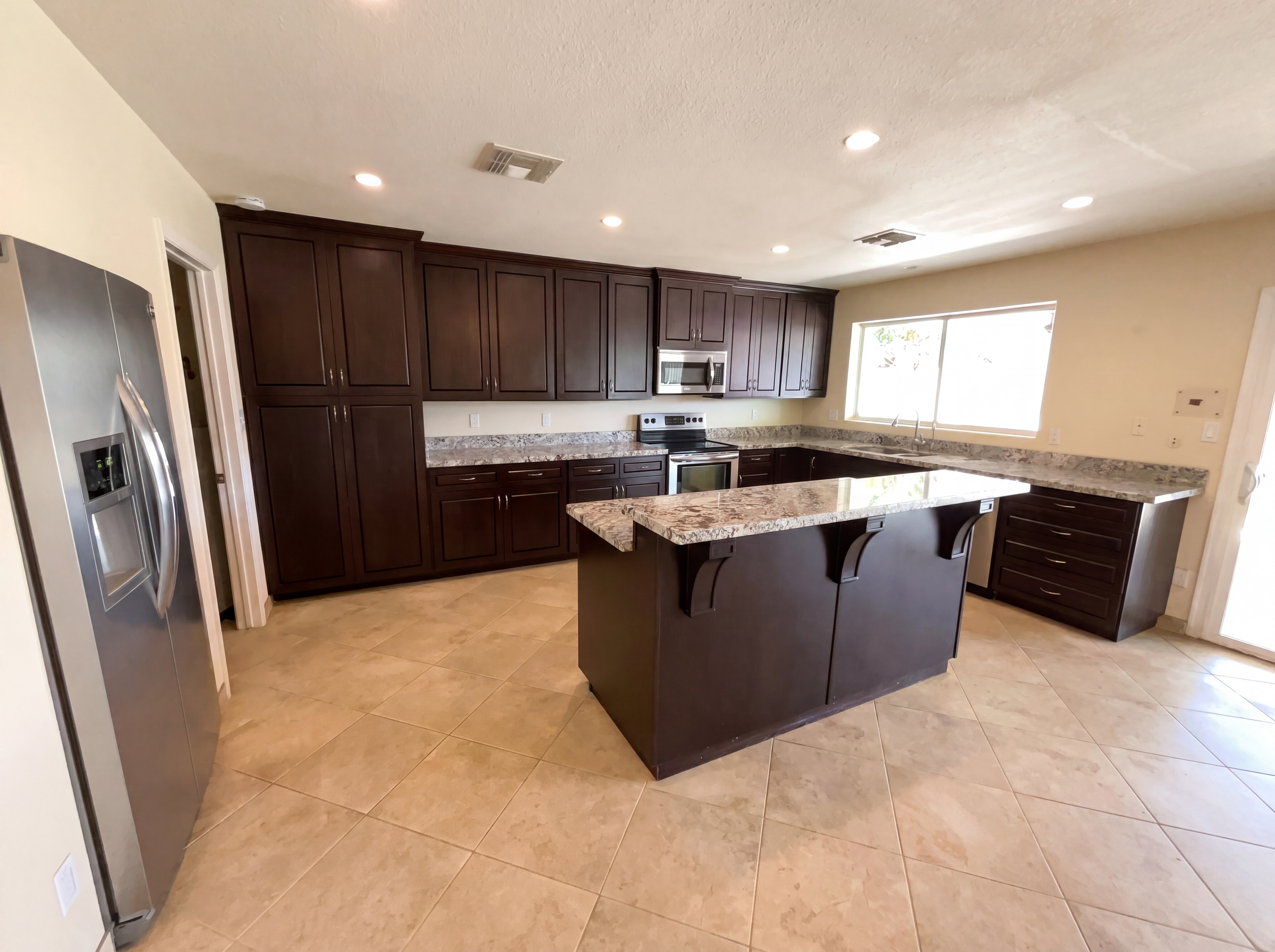 Photo 10 of 22 of 1359 S Almond Cir, Mesa, AZ