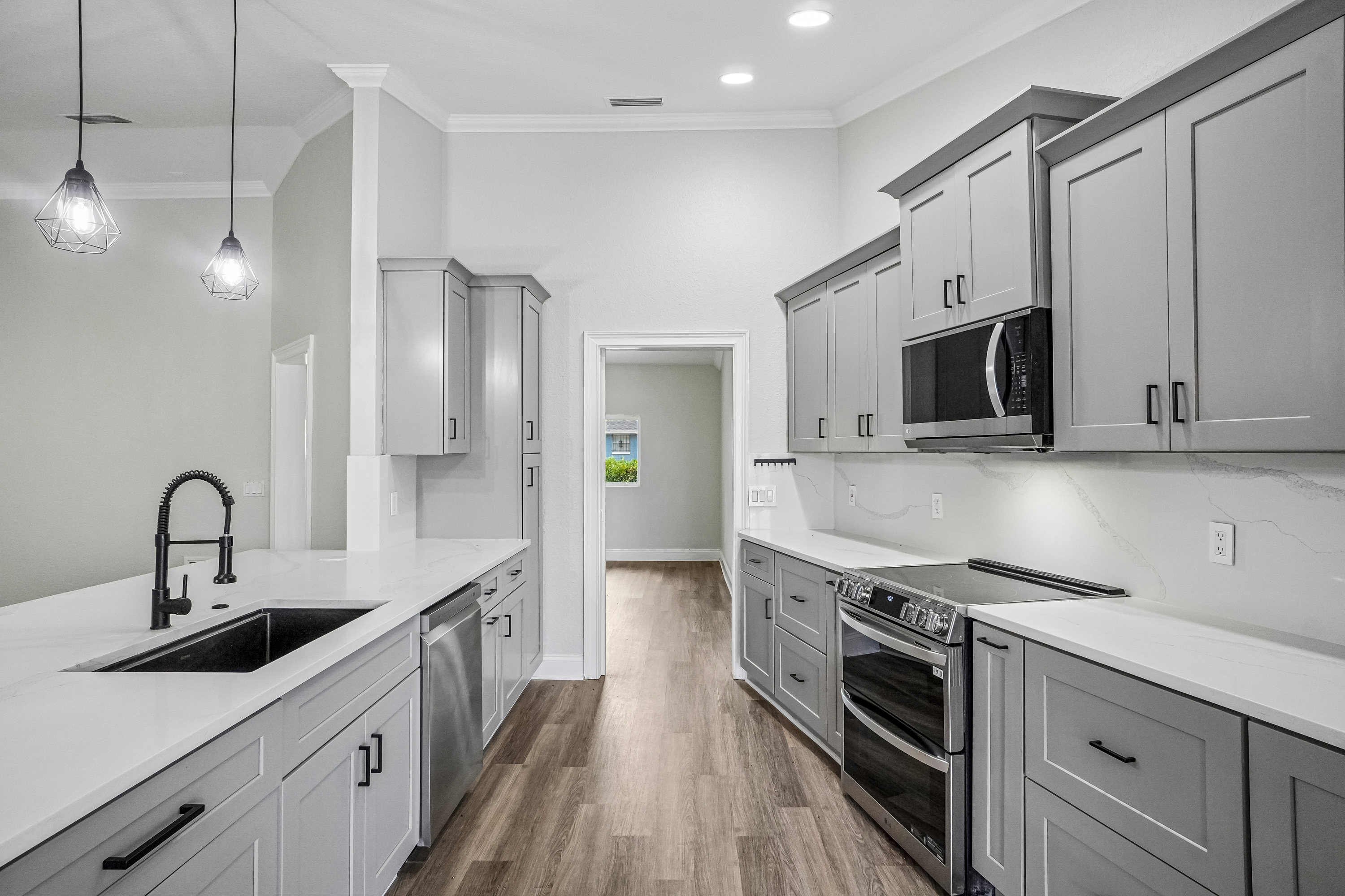 Photo 48 of 63 of 5609 Executive Dr, New Port Richey, FL
