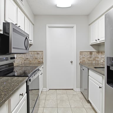 Property photo 2 of 5145 Roswell Rd Unit 7