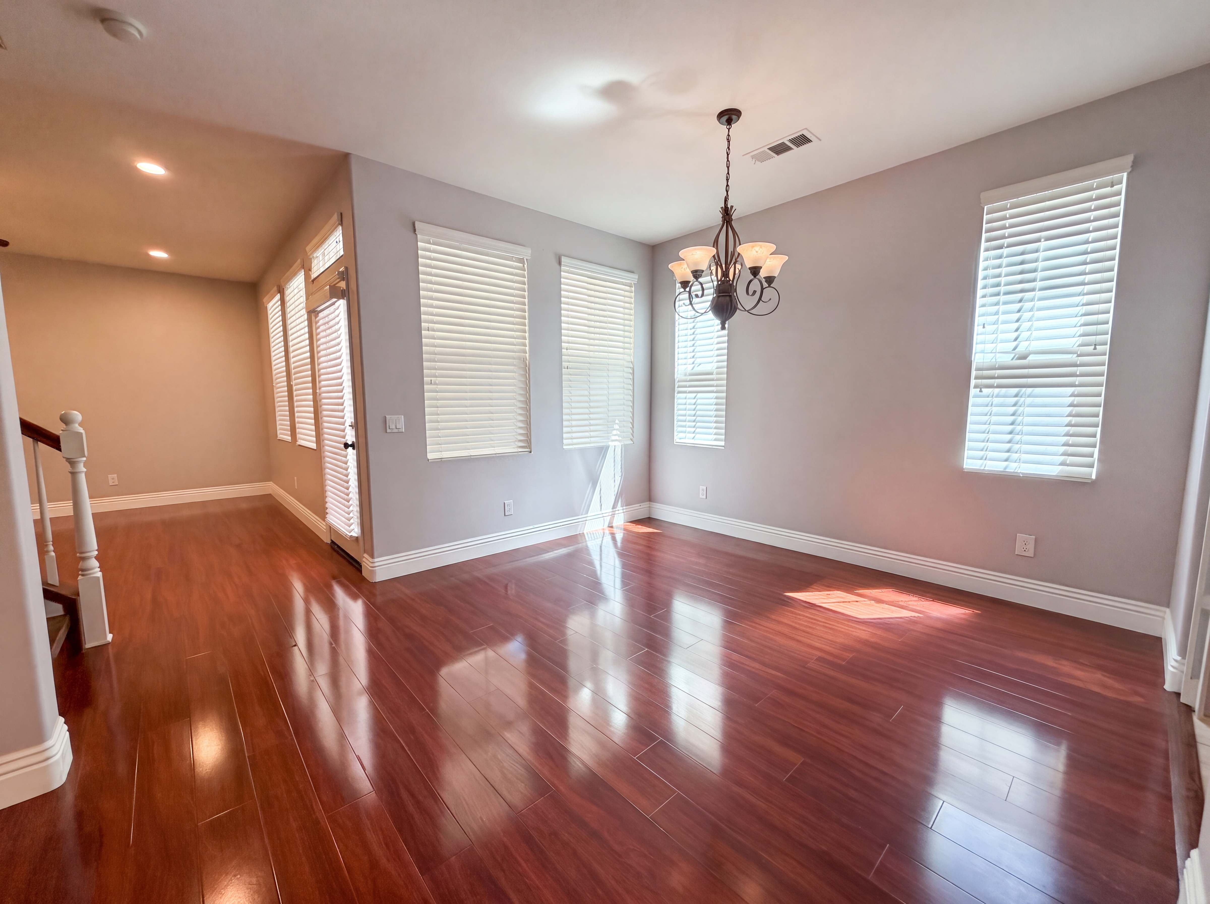 Photo 11 of 33 of 31891 Domenoe Way, Temecula, CA