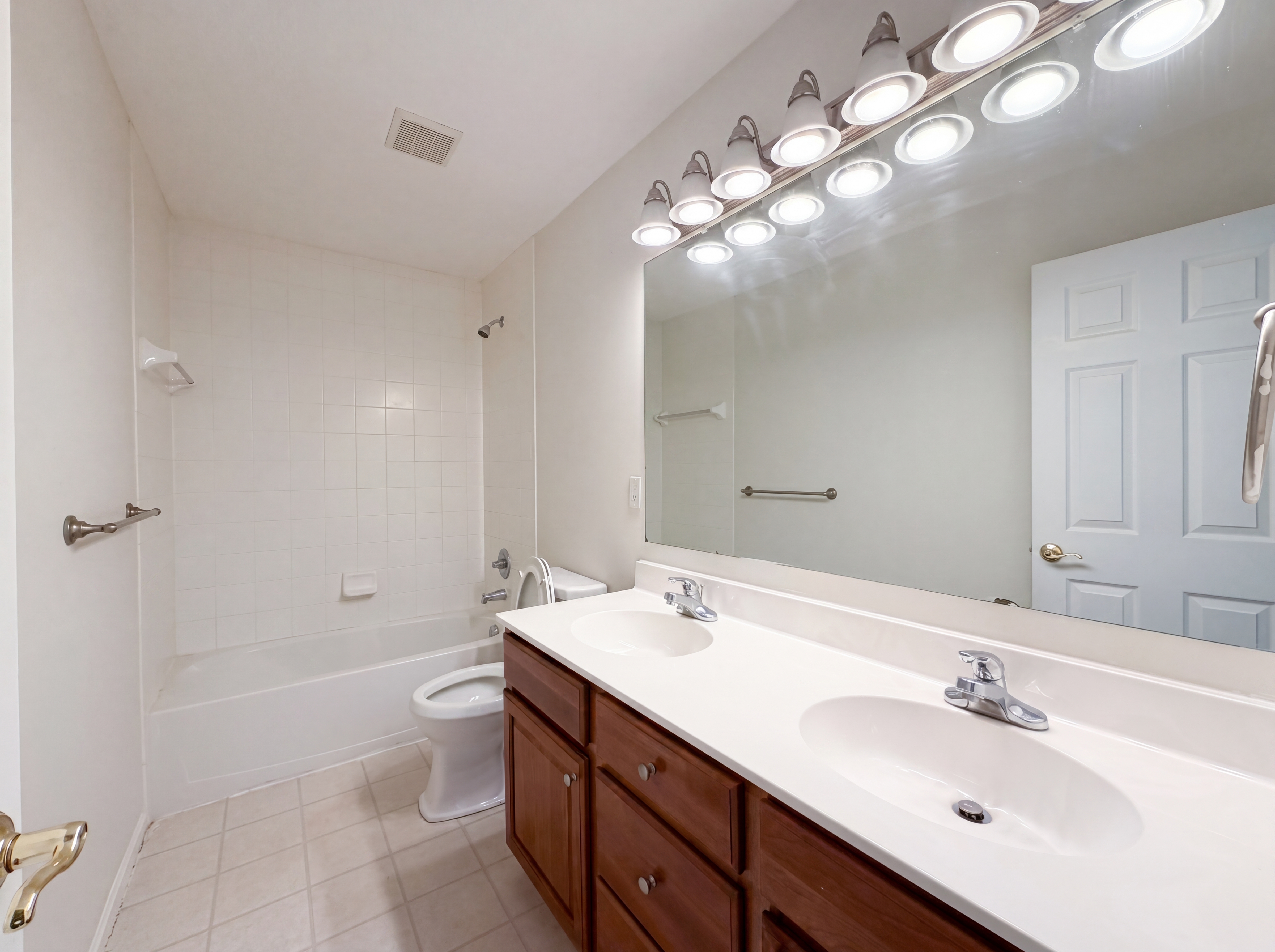 Photo 28 of 44 of 7966 Lazelle Woods Dr, Westerville, OH