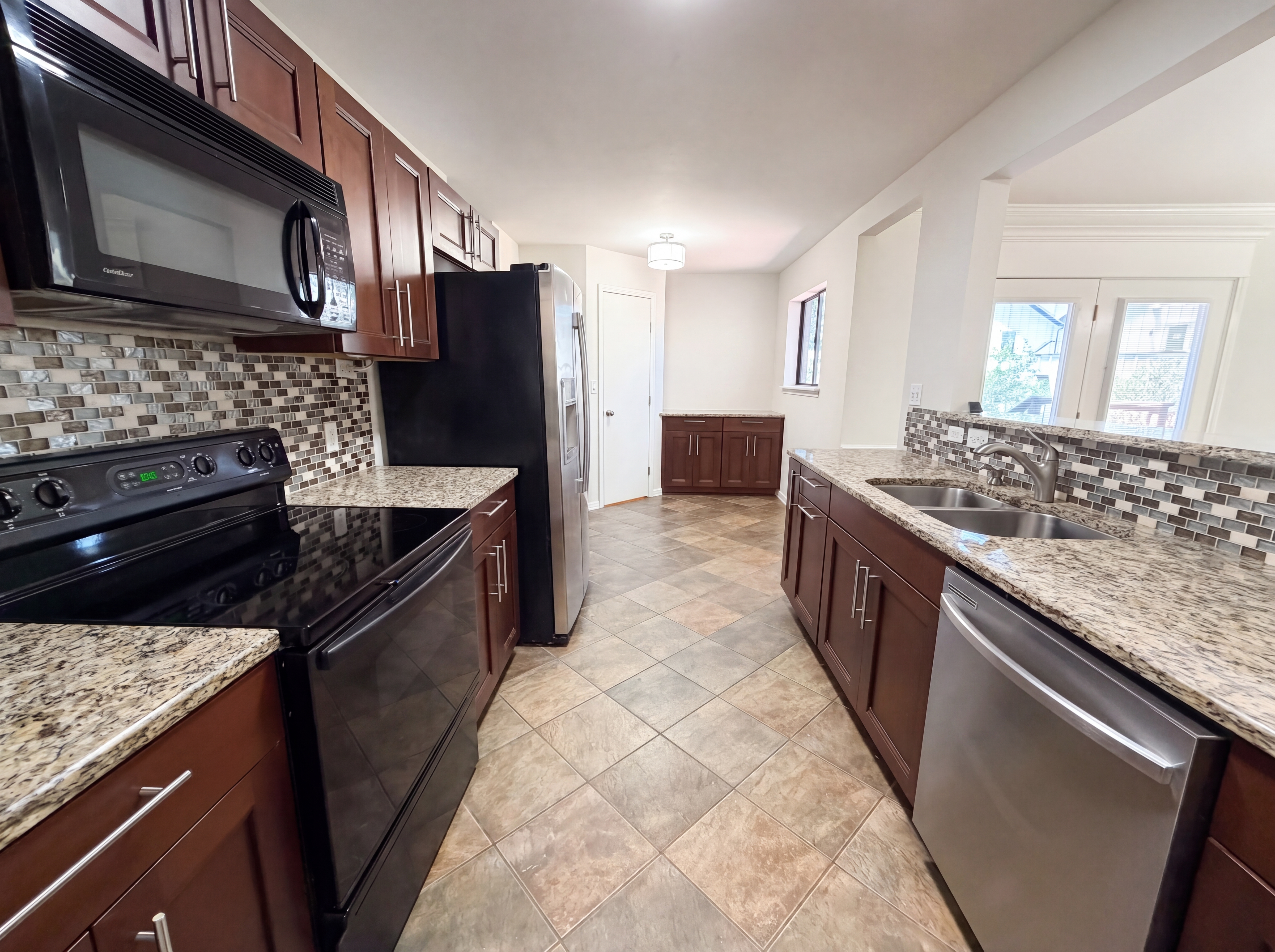 Photo 2 of 17 of 1111 N Riviera Cir, Cedar Park, TX