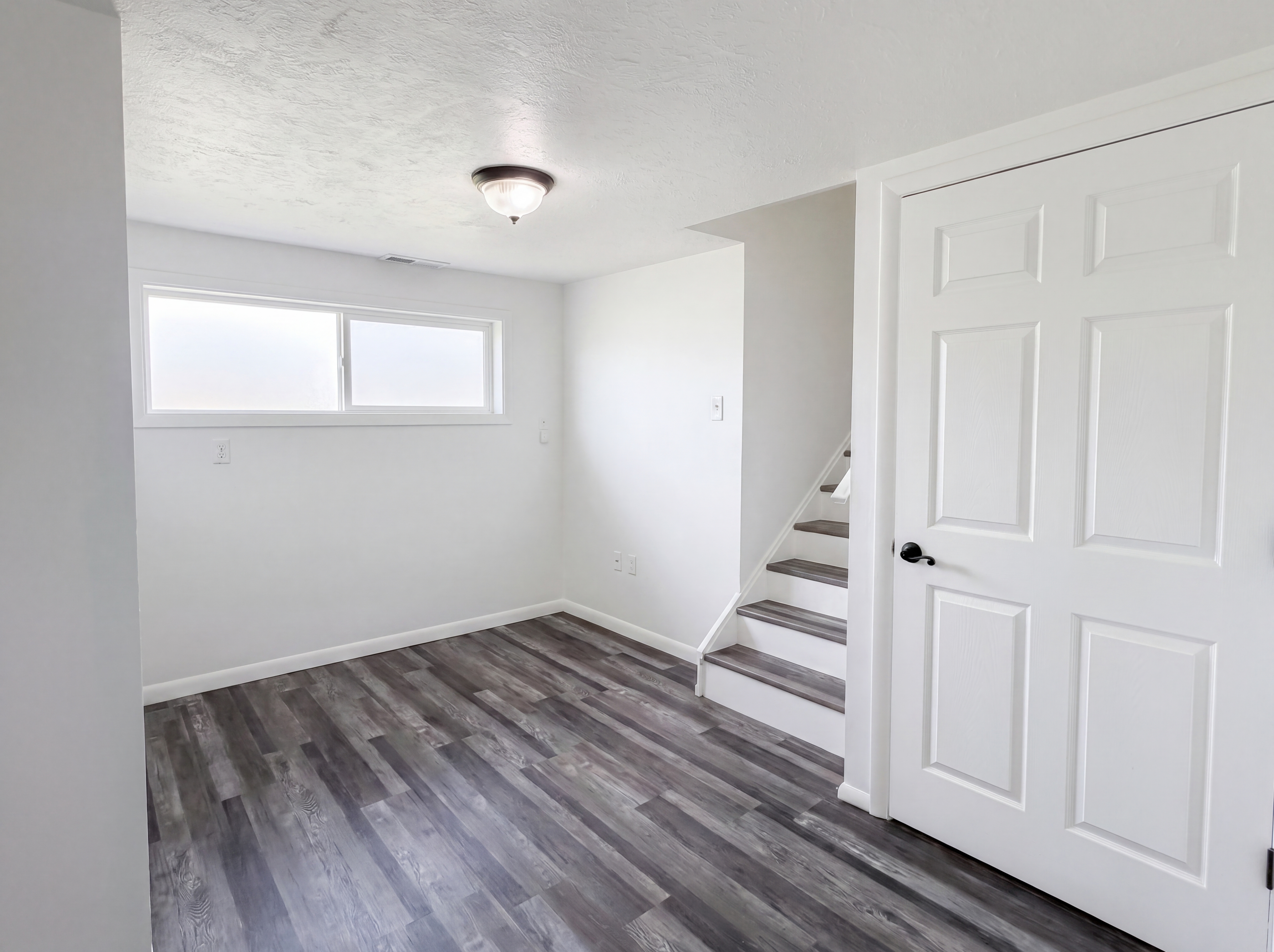 Photo 16 of 21 of 408 N 1500 W, Clinton, UT