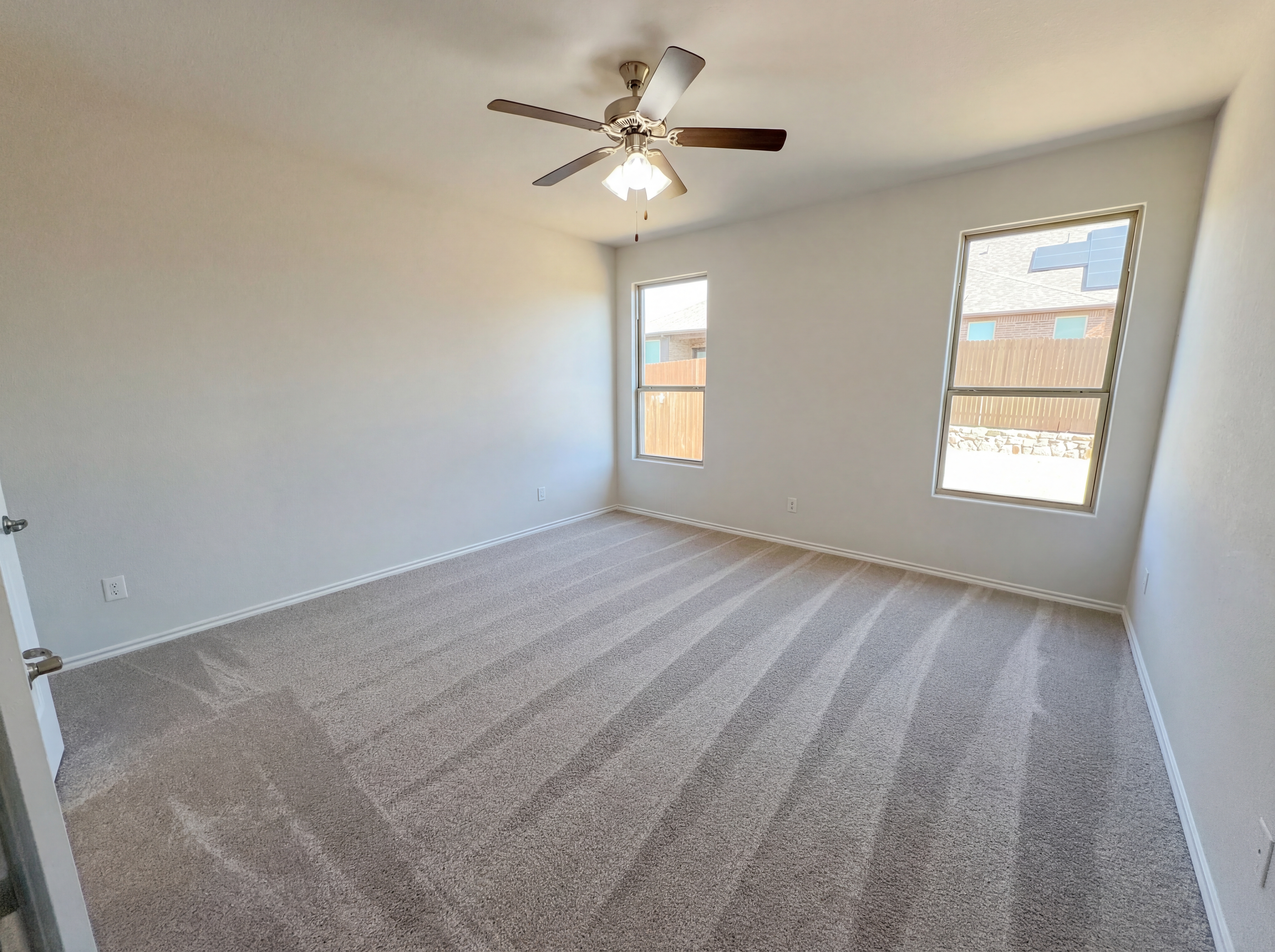 Photo 17 of 32 of 13824 Langston Lake Dr, Fort Worth, TX