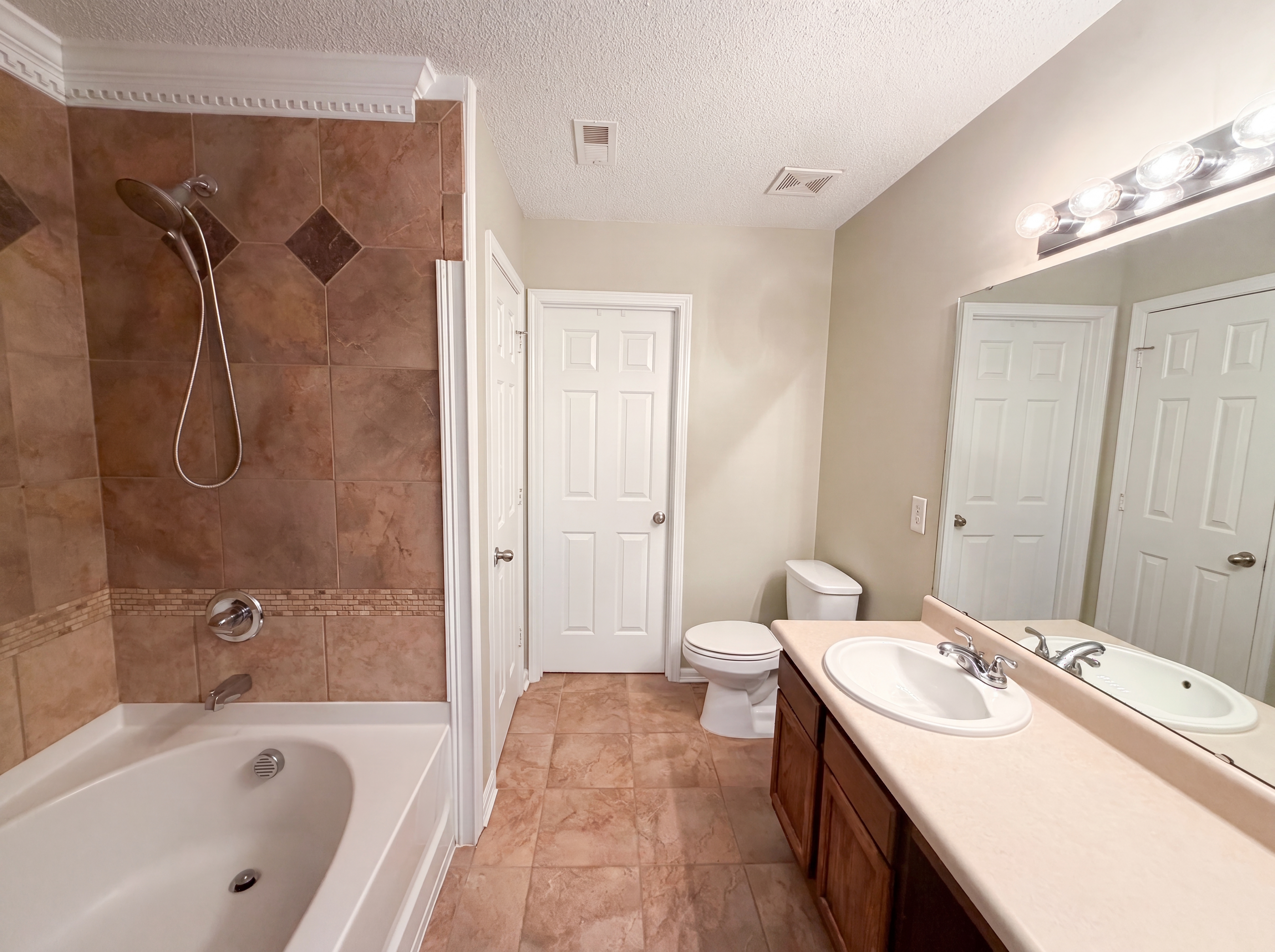 Photo 15 of 19 of 1812 Devonridge Dr, Fuquay Varina, NC