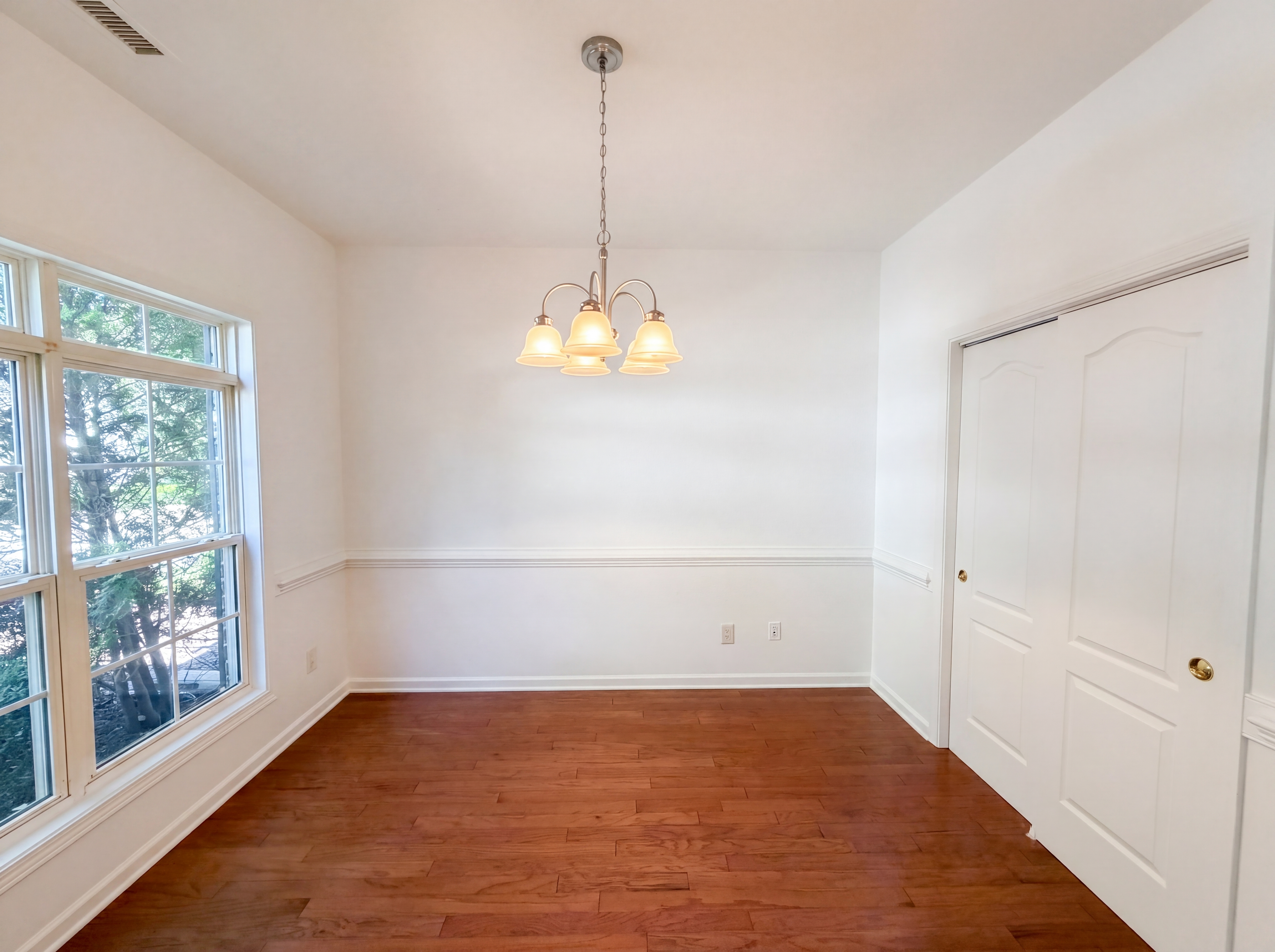 Photo 7 of 23 of 3064 Imperial Oaks Dr, Raleigh, NC