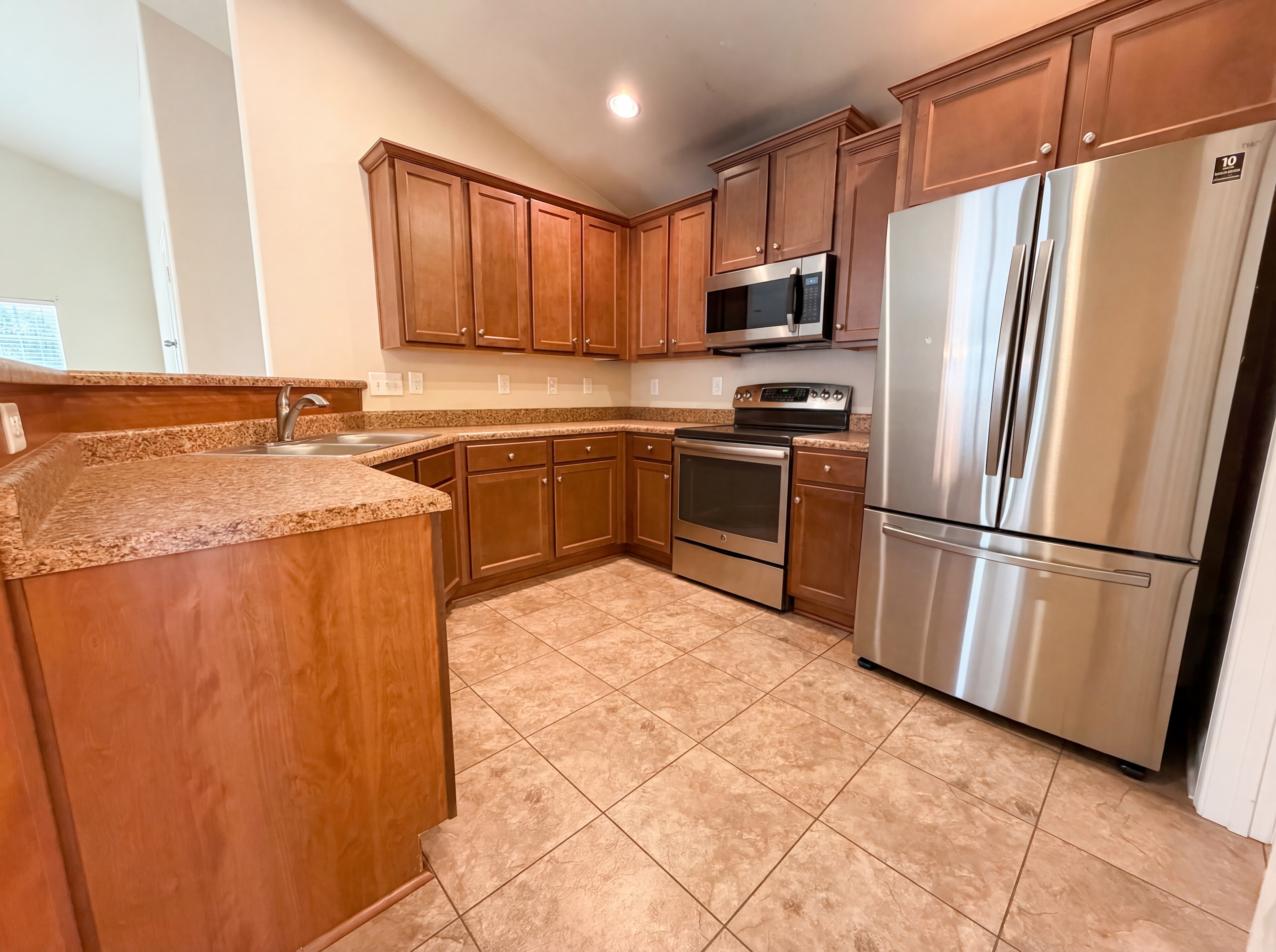 Photo 2 of 17 of 316 Vincent St, Alabaster, AL