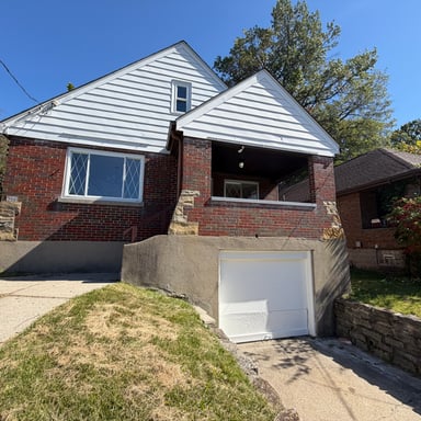 Property photo 1 of 966 Oakland Ave