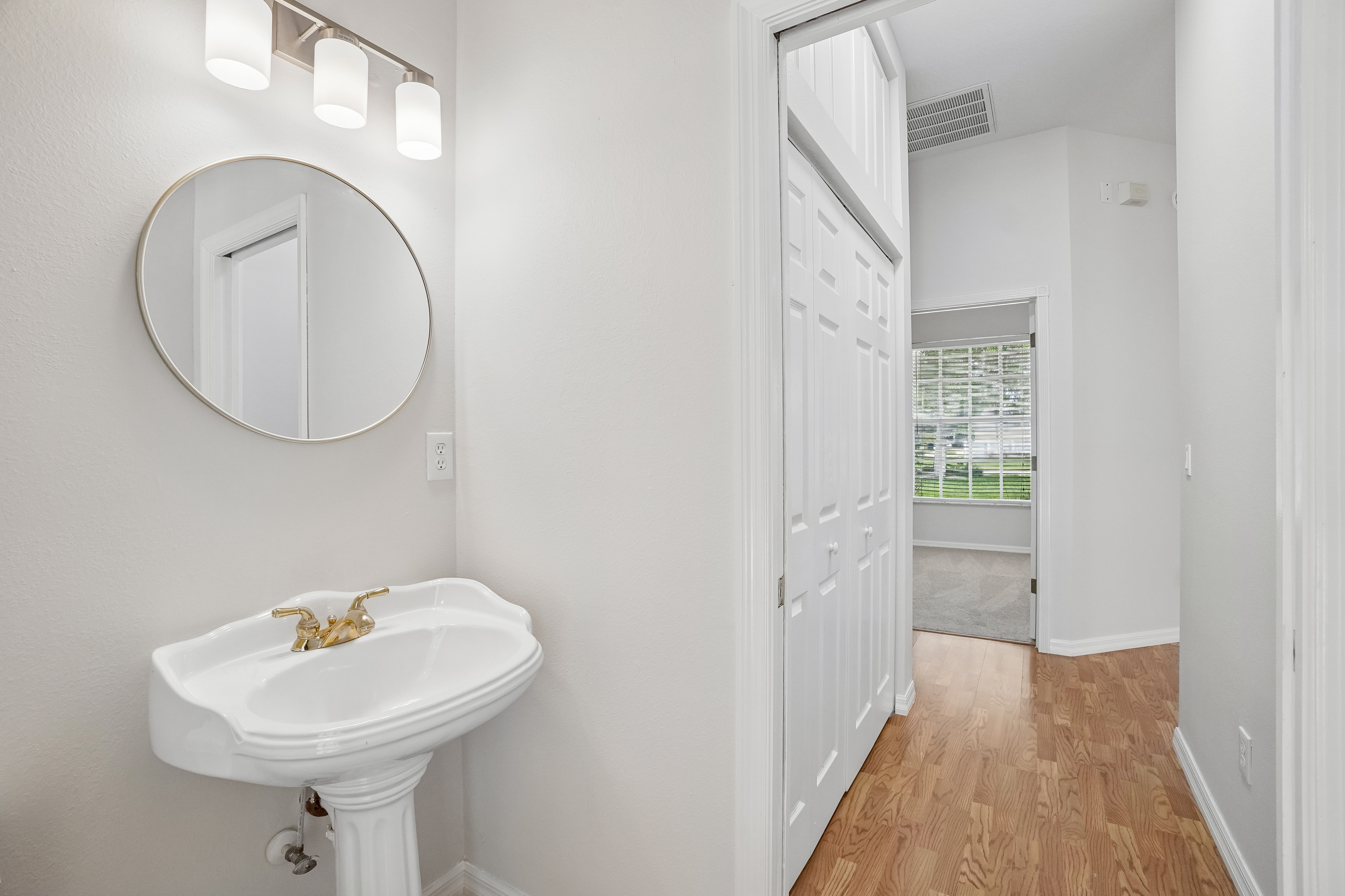 Photo 33 of 35 of 17718 Crystal Cove Pl, Lutz, FL