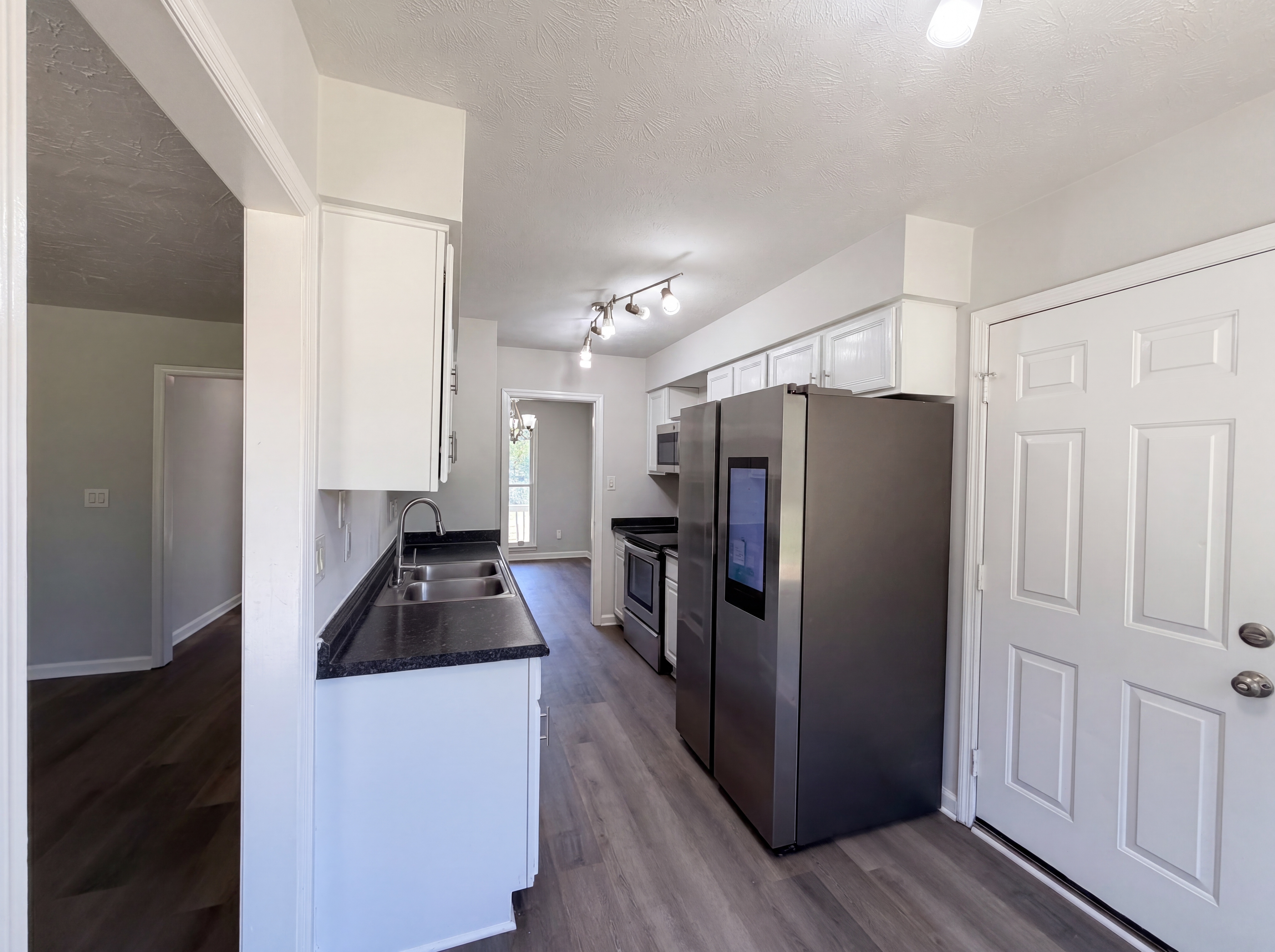 Photo 6 of 17 of 2577 Previs Rd, Fayetteville, NC