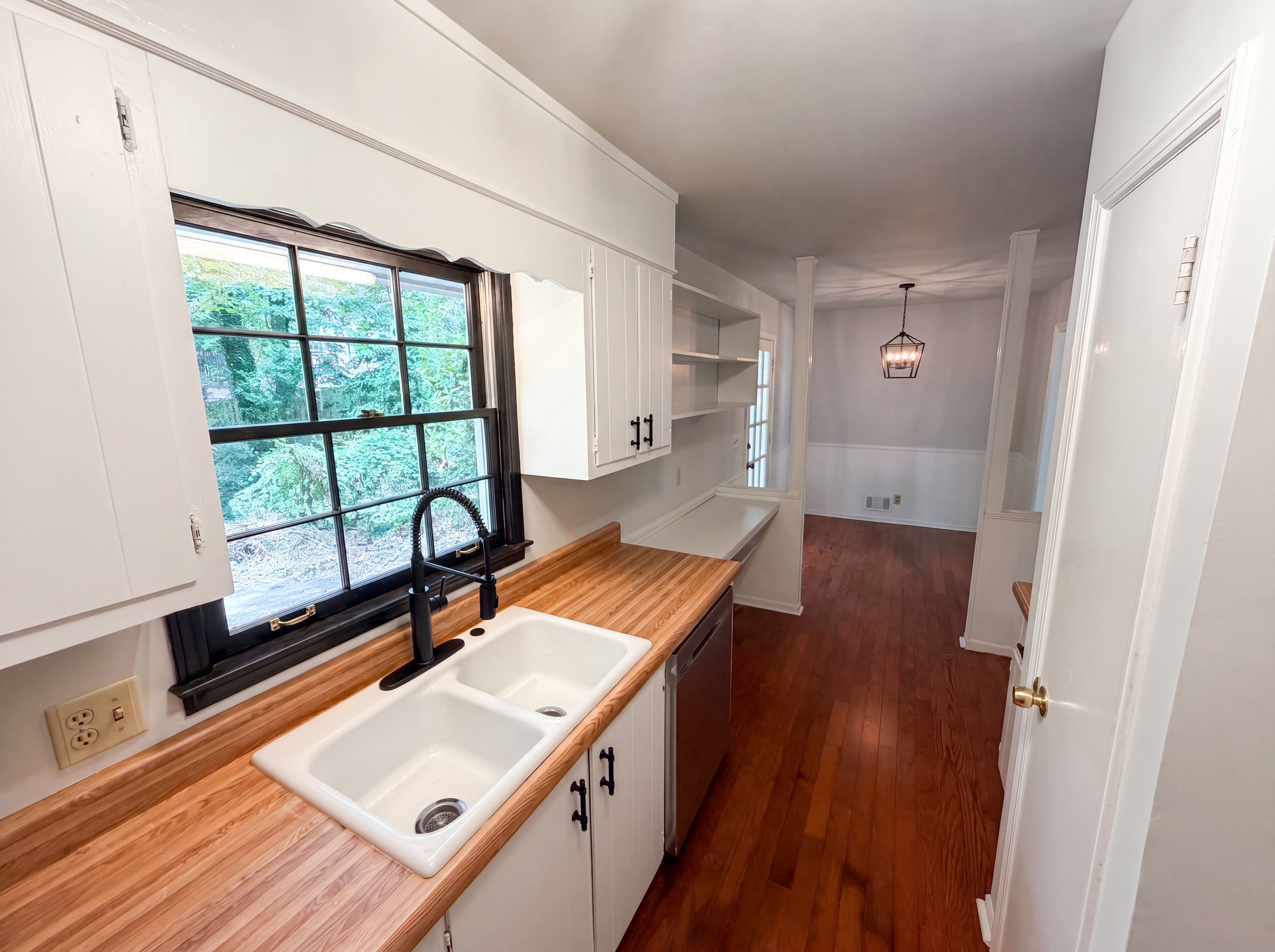 Photo 13 of 22 of 1271 Seven Springs Cir, Marietta, GA