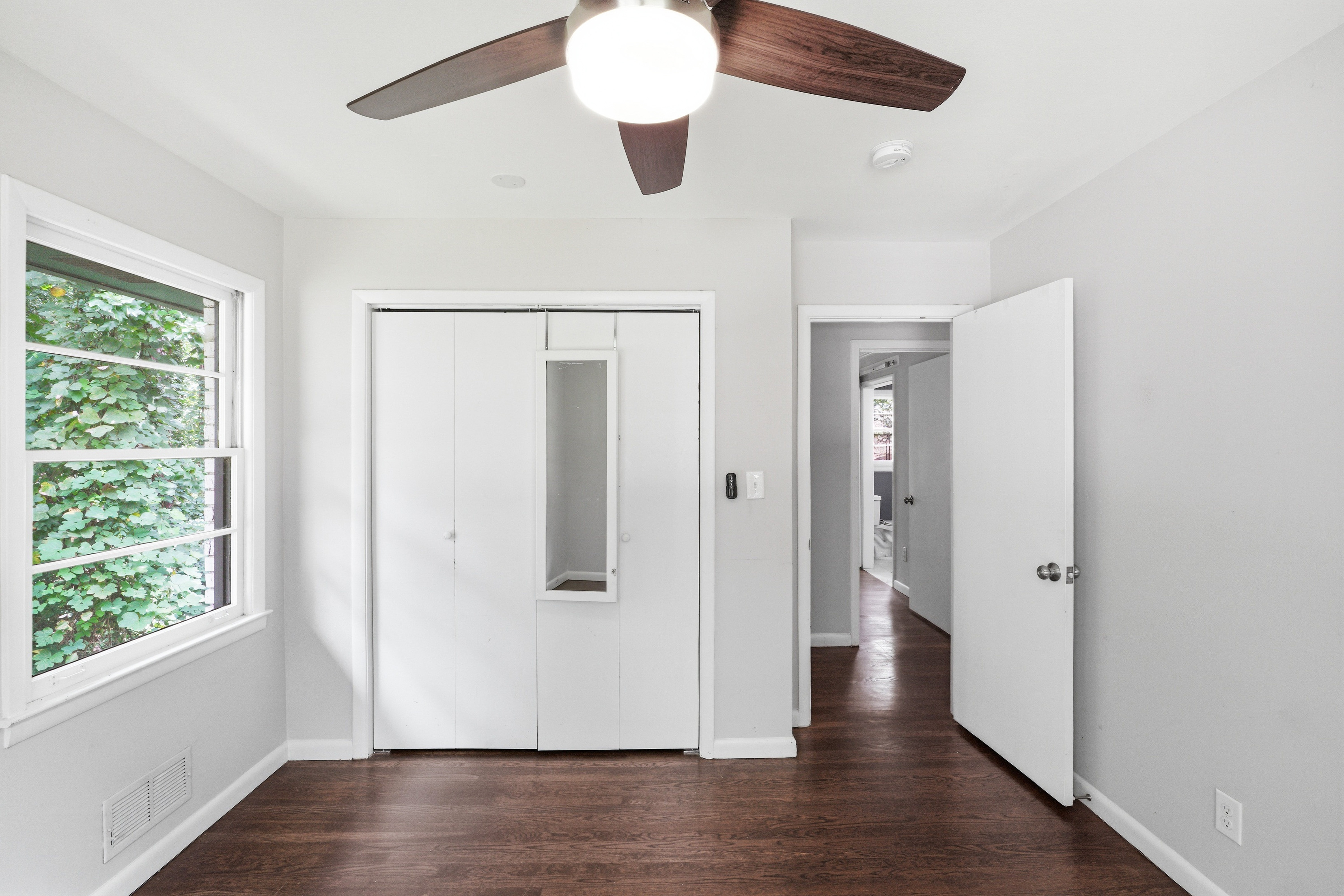 Photo 17 of 35 of 3020 Landrum Dr SW, Atlanta, GA