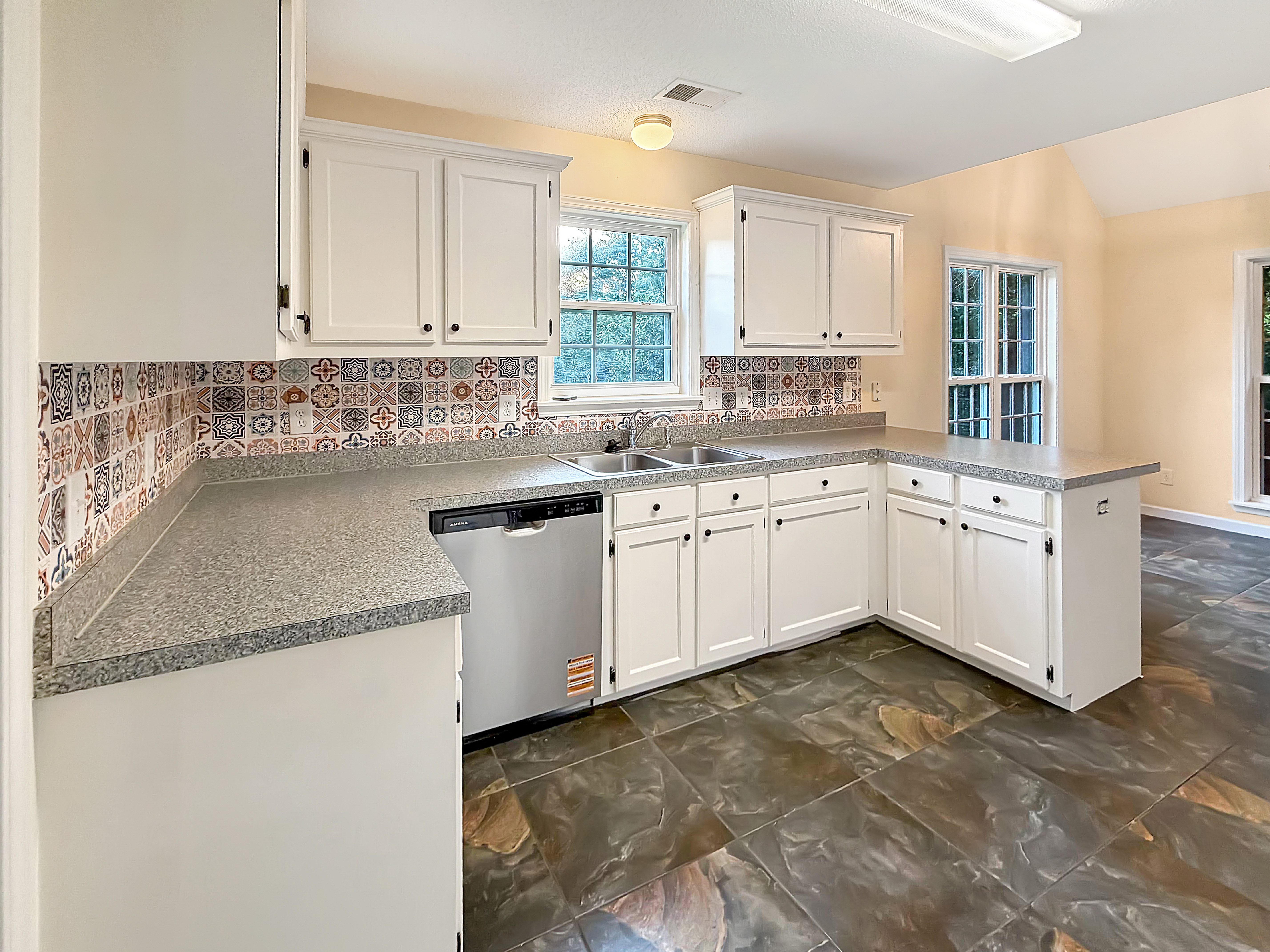 Photo 4 of 44 of 168 Hollow Tree Ct, Lugoff, SC