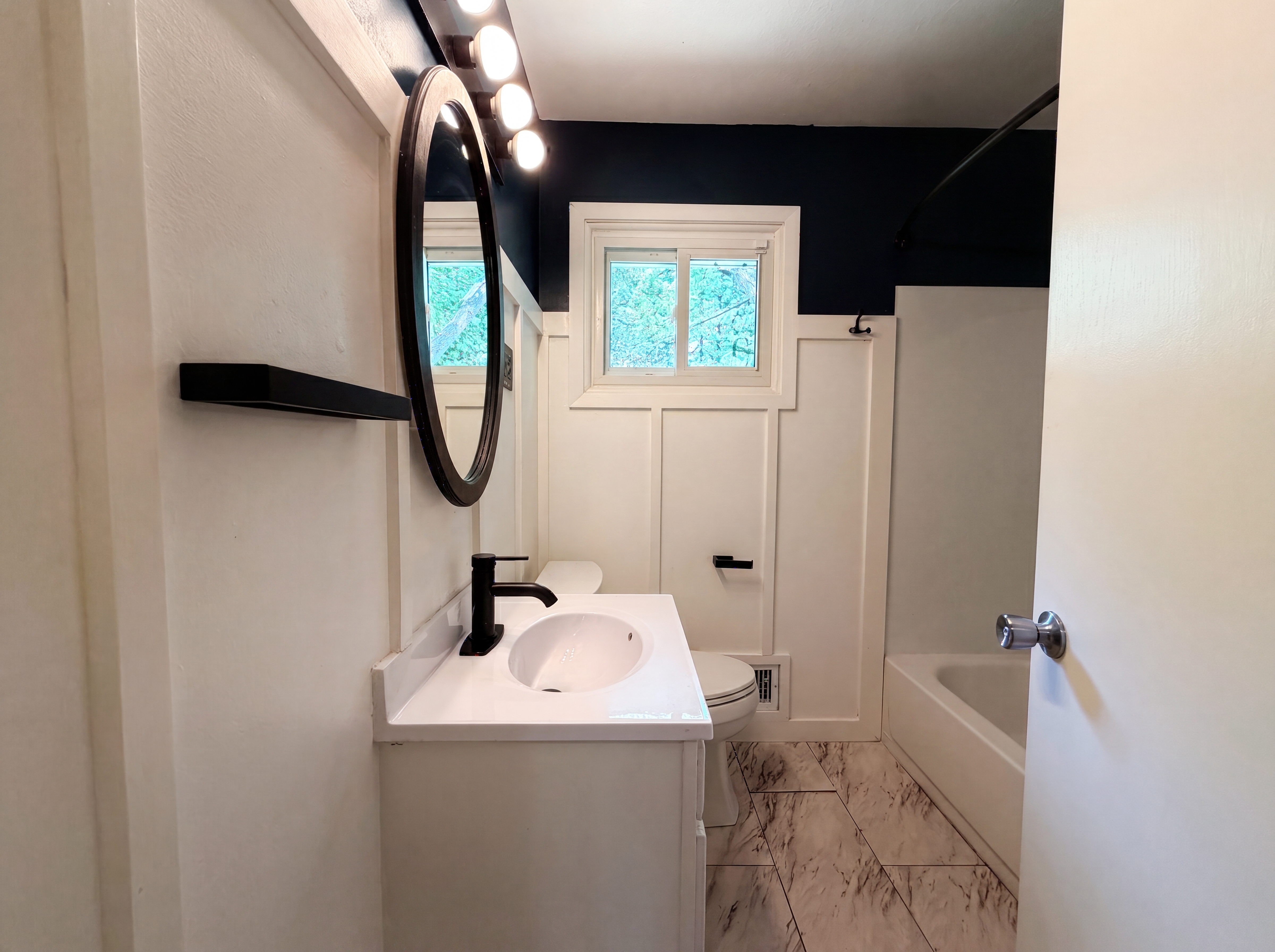 Photo 12 of 24 of 18220 Duck Lake Trl, Eden Prairie, MN
