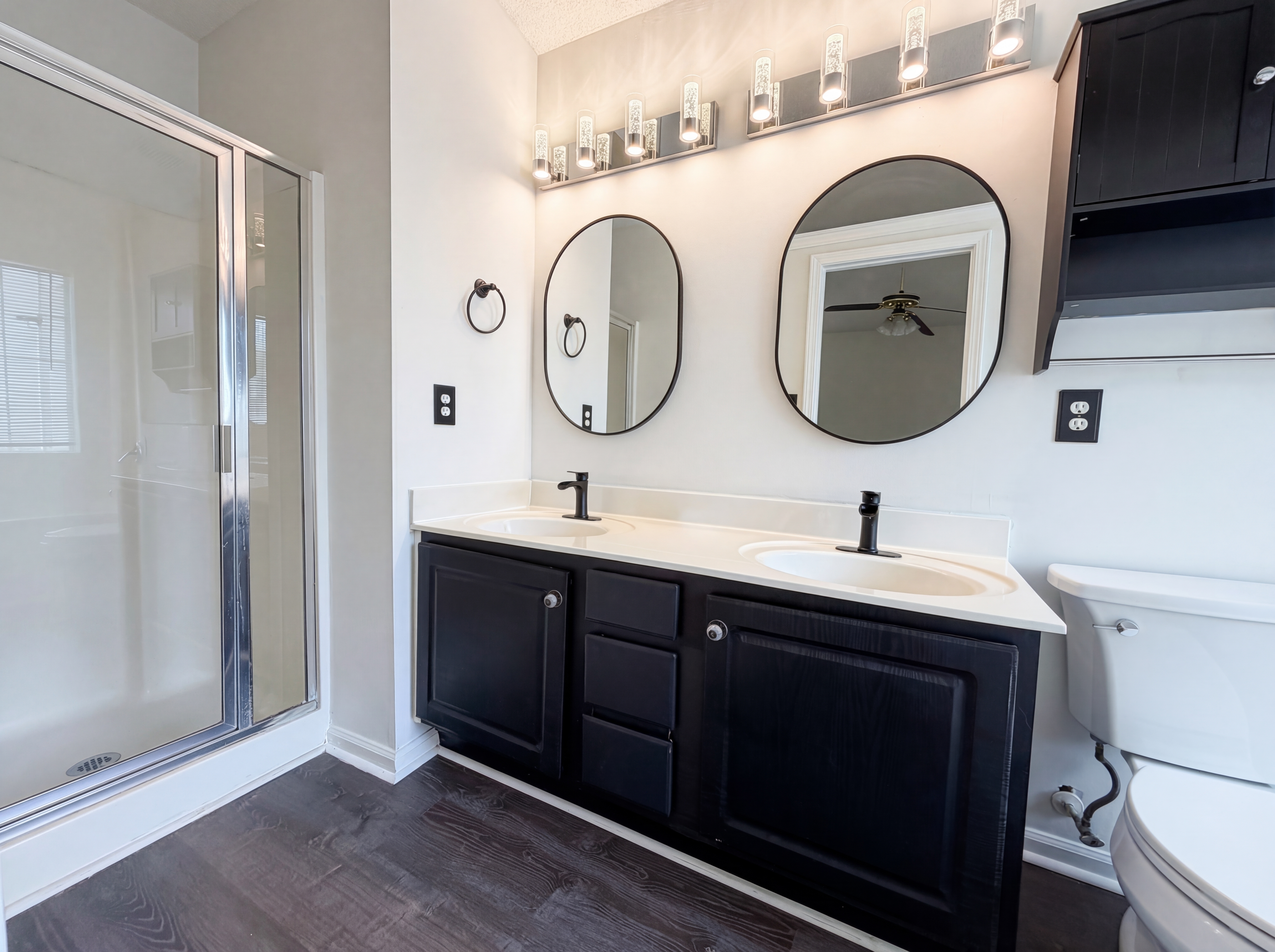 Photo 6 of 16 of 12525 Panthersville Dr, Charlotte, NC