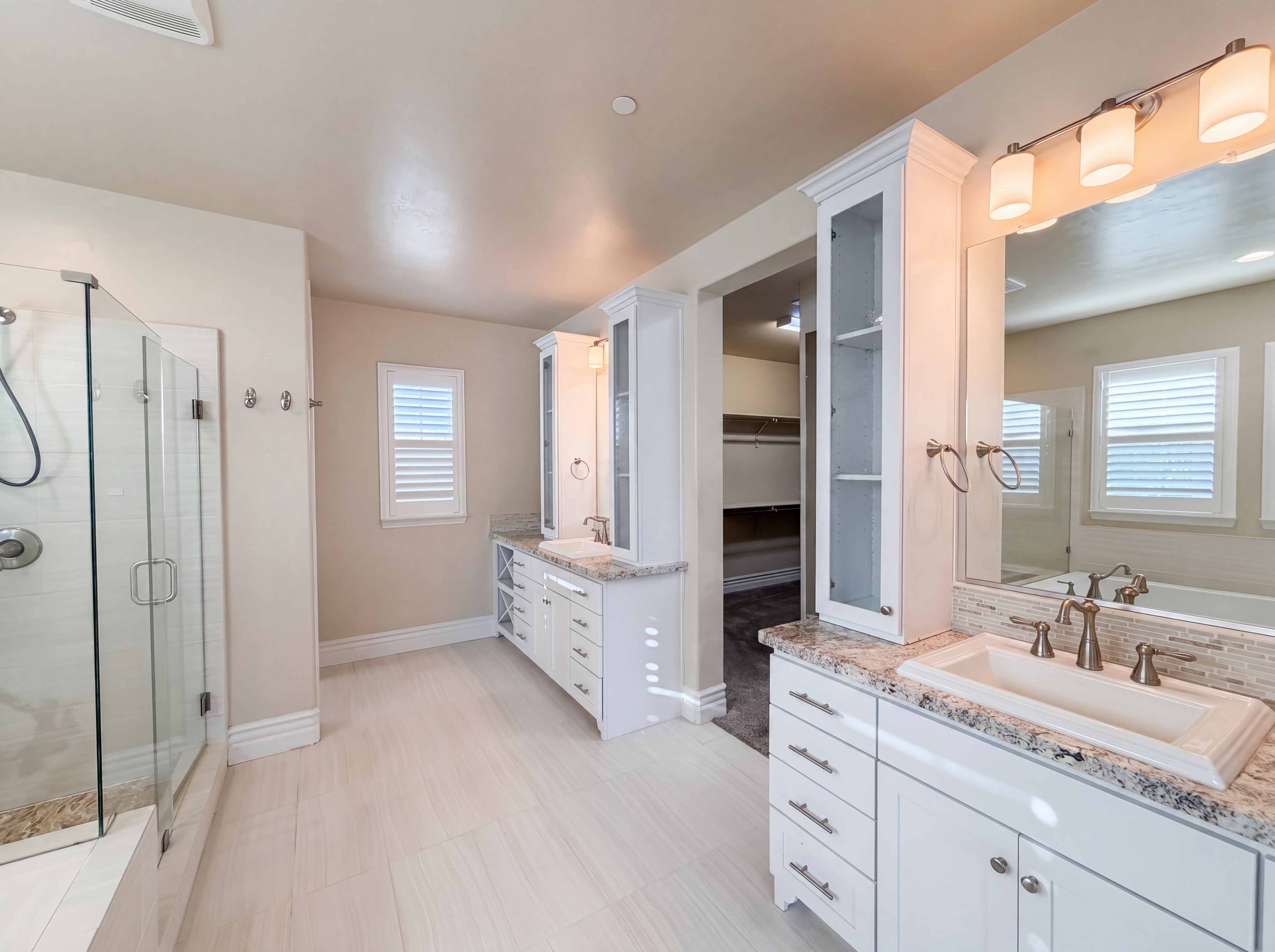 Photo 20 of 36 of 5601 Lakepointe Dr, Rocklin, CA