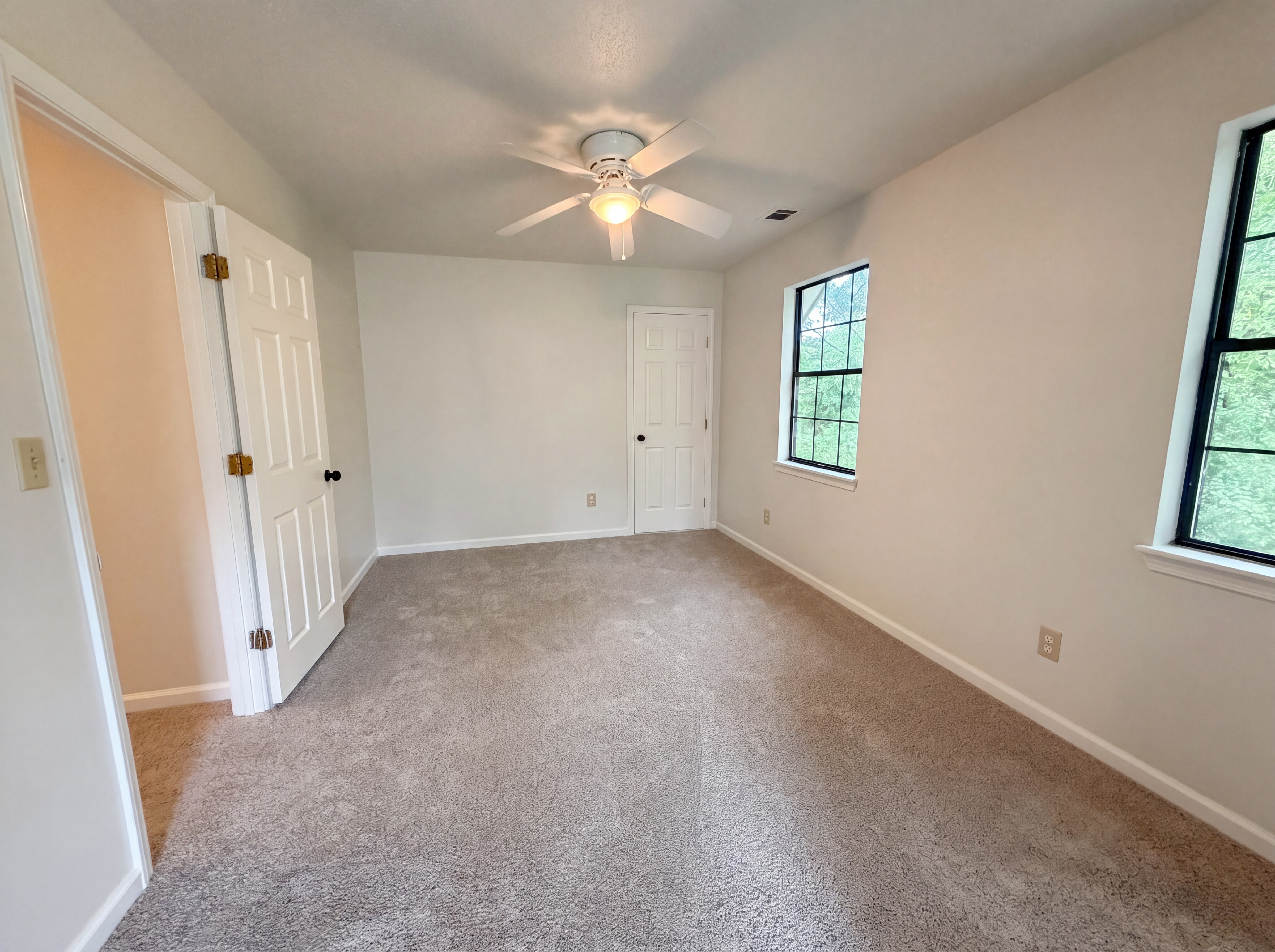 Photo 13 of 24 of 1223 6th St, Pleasant Grove, AL