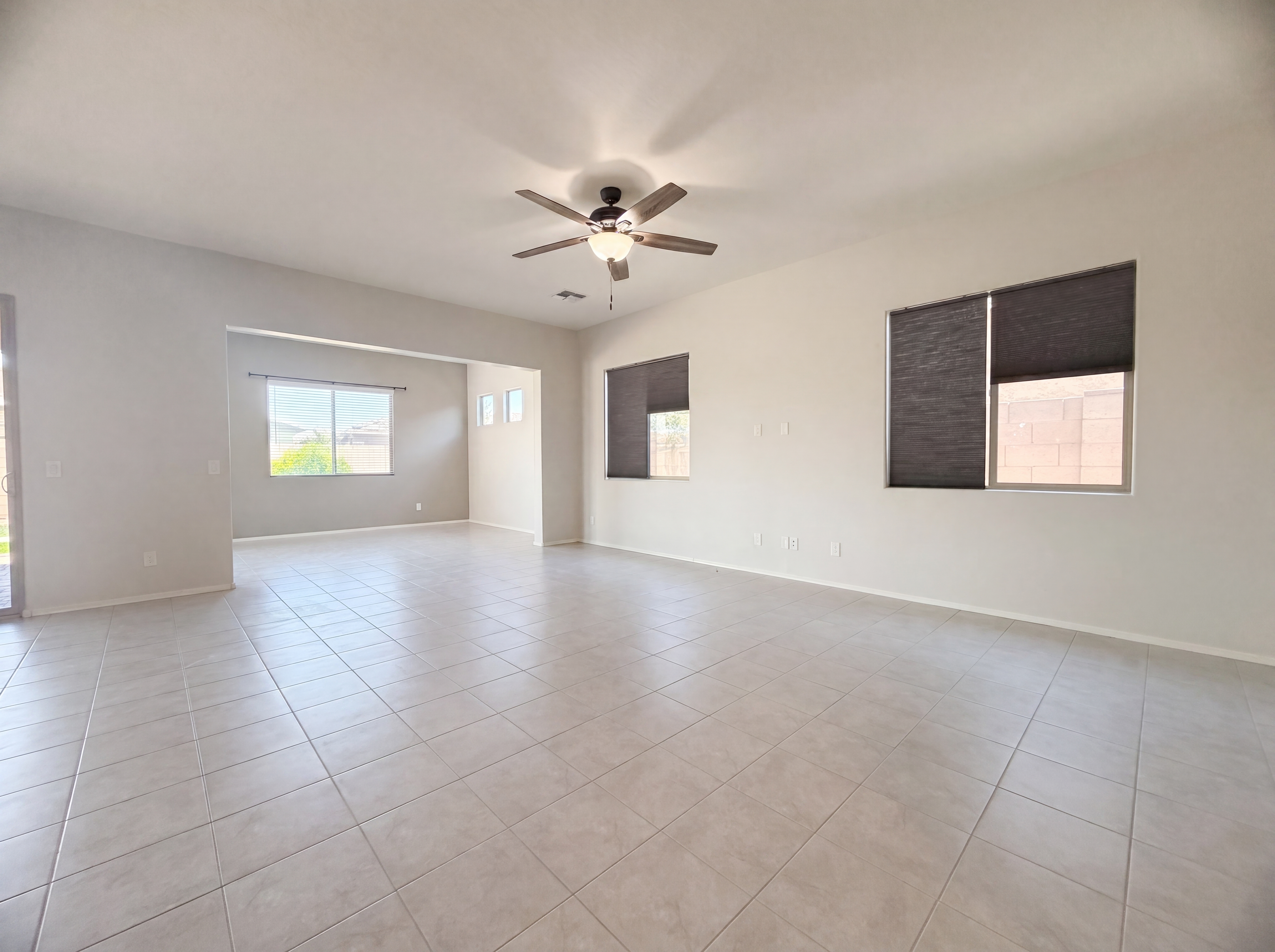 Photo 3 of 19 of 22718 E Silver Creek Ln, Queen Creek, AZ