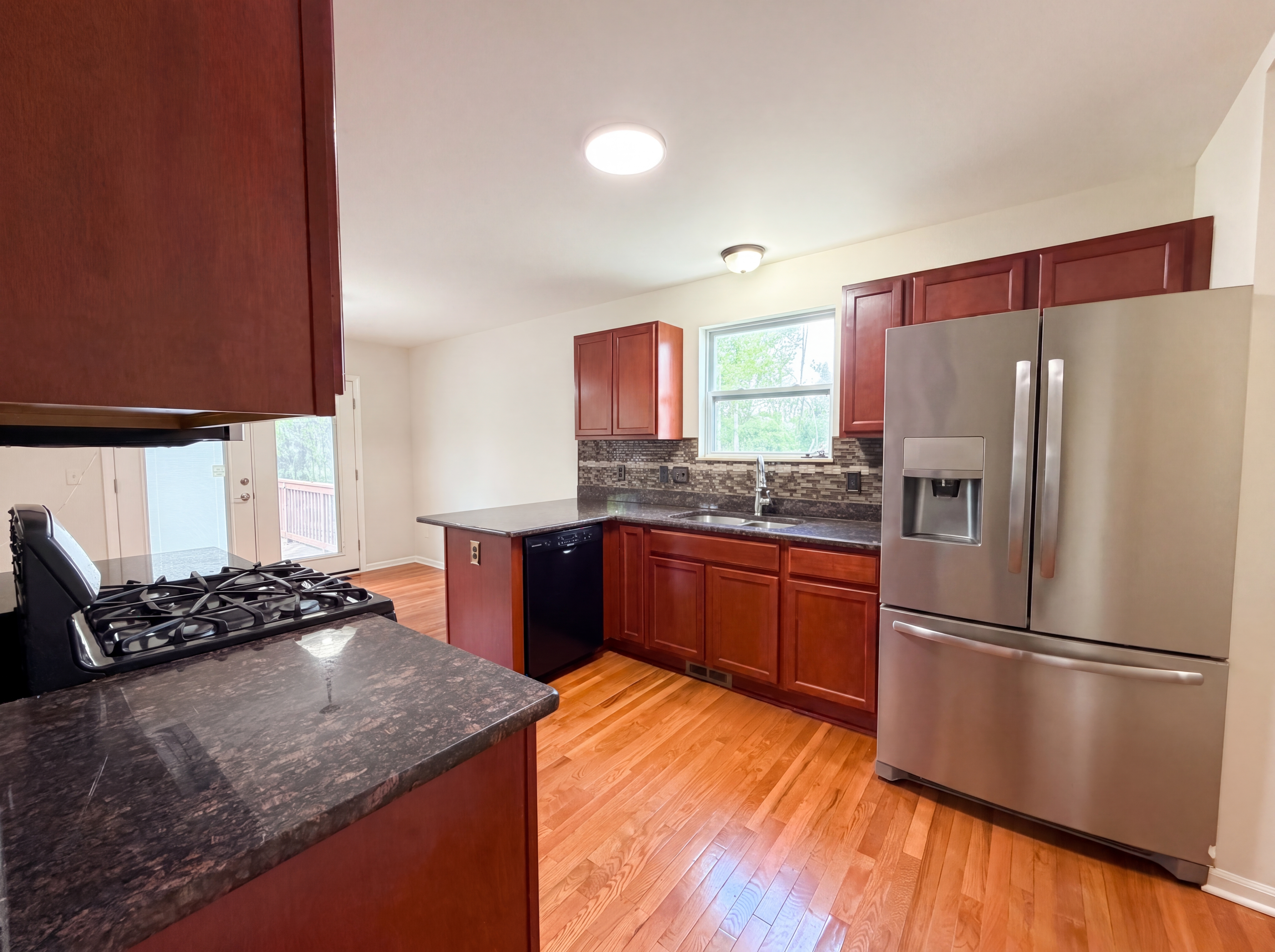 Photo 7 of 21 of 5988 Treetops Dr, Romulus, MI