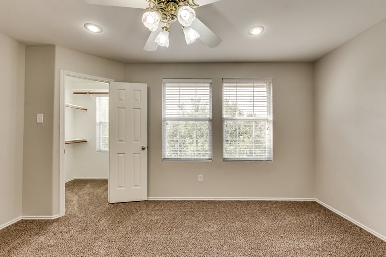 Photo 33 of 38 - 3625 Camino Real Trl, Denton, TX 76208