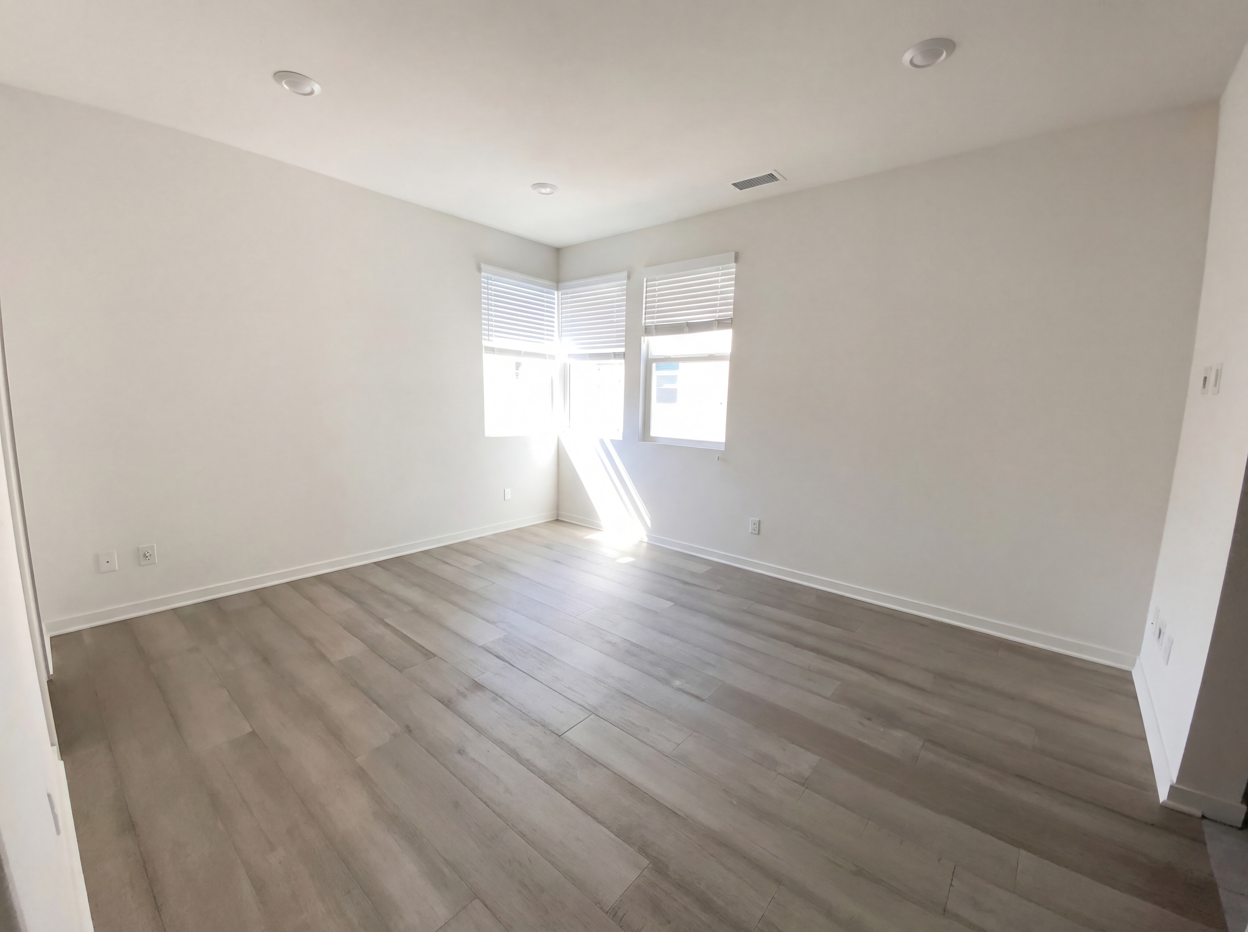 Photo 10 of 18 of 10462 Newbliss Way, San Diego, CA