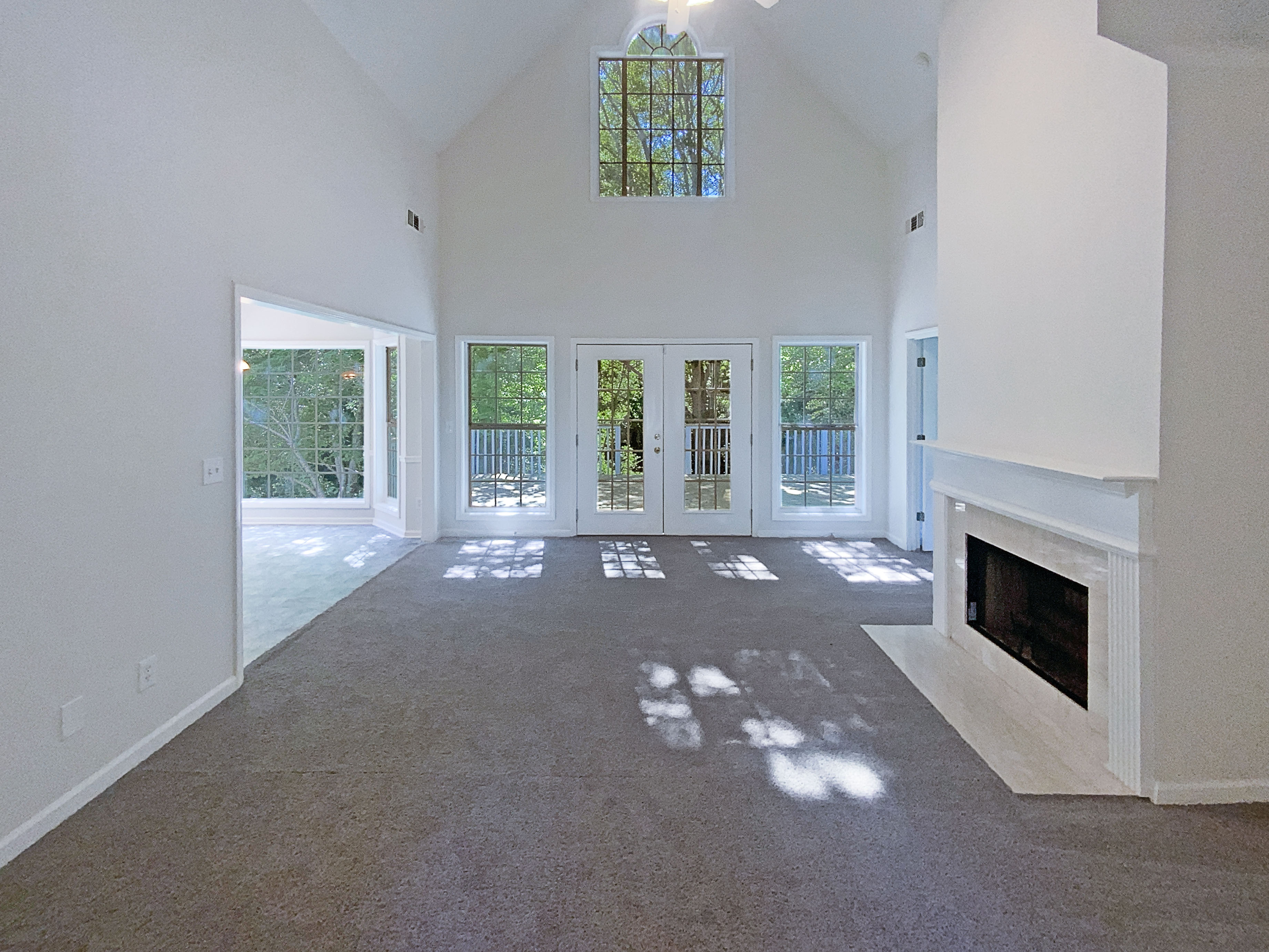 Photo 10 of 24 of 132 Lynnview Ct, McDonough, GA