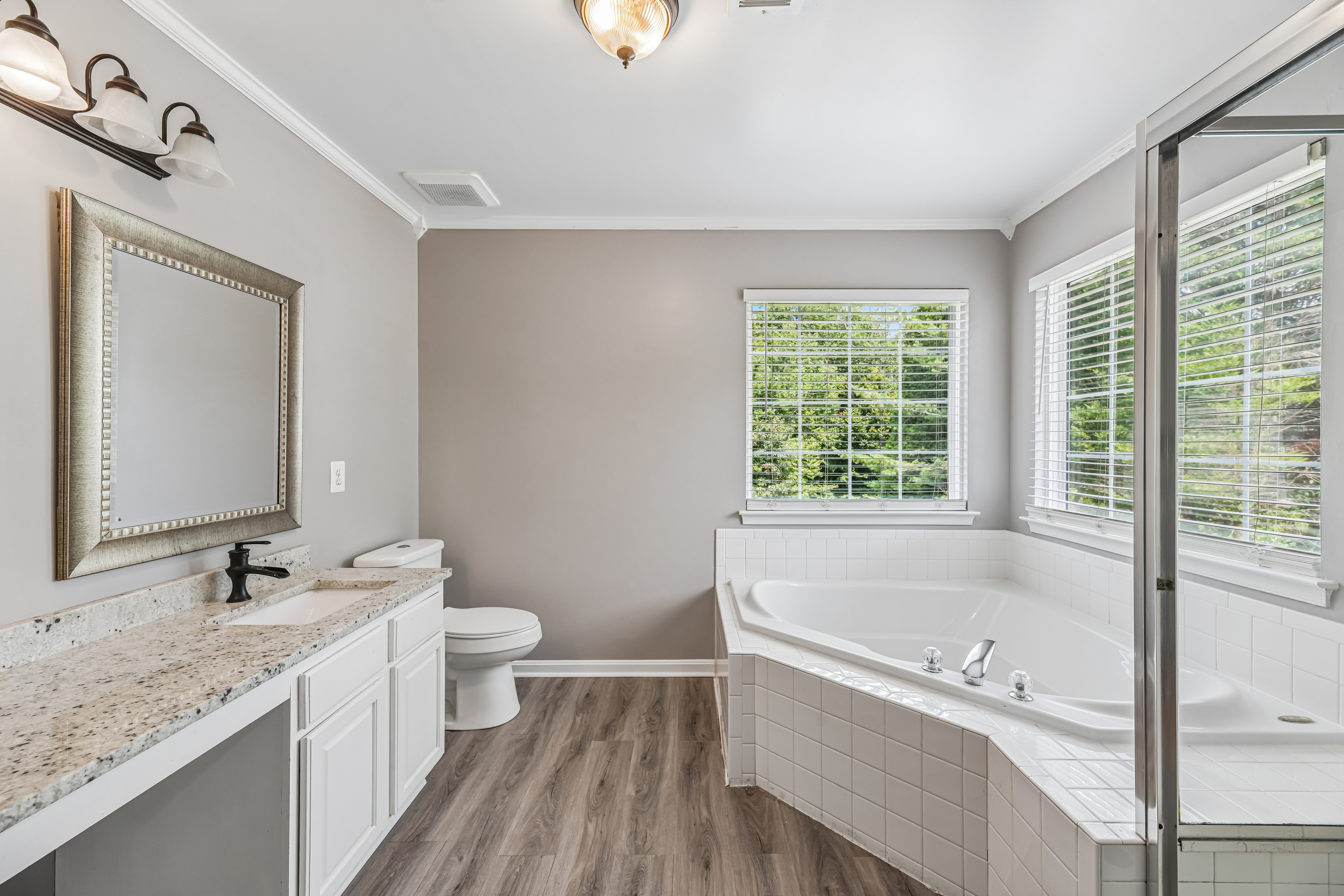Photo 7 of 84 of 6046 Persinger House Ct, Manassas, VA