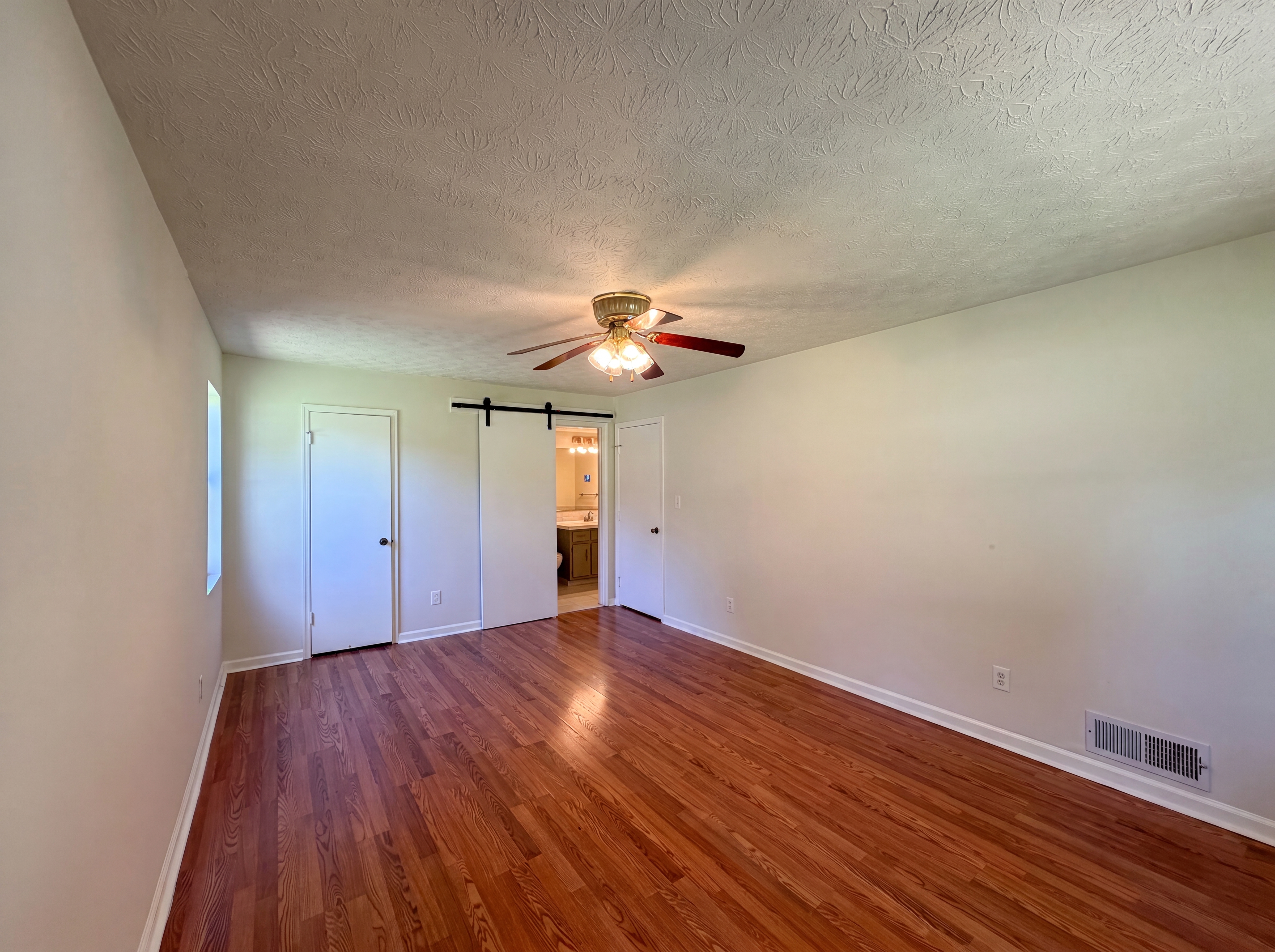 Photo 4 of 27 of 104 Belair Ln, Stockbridge, GA