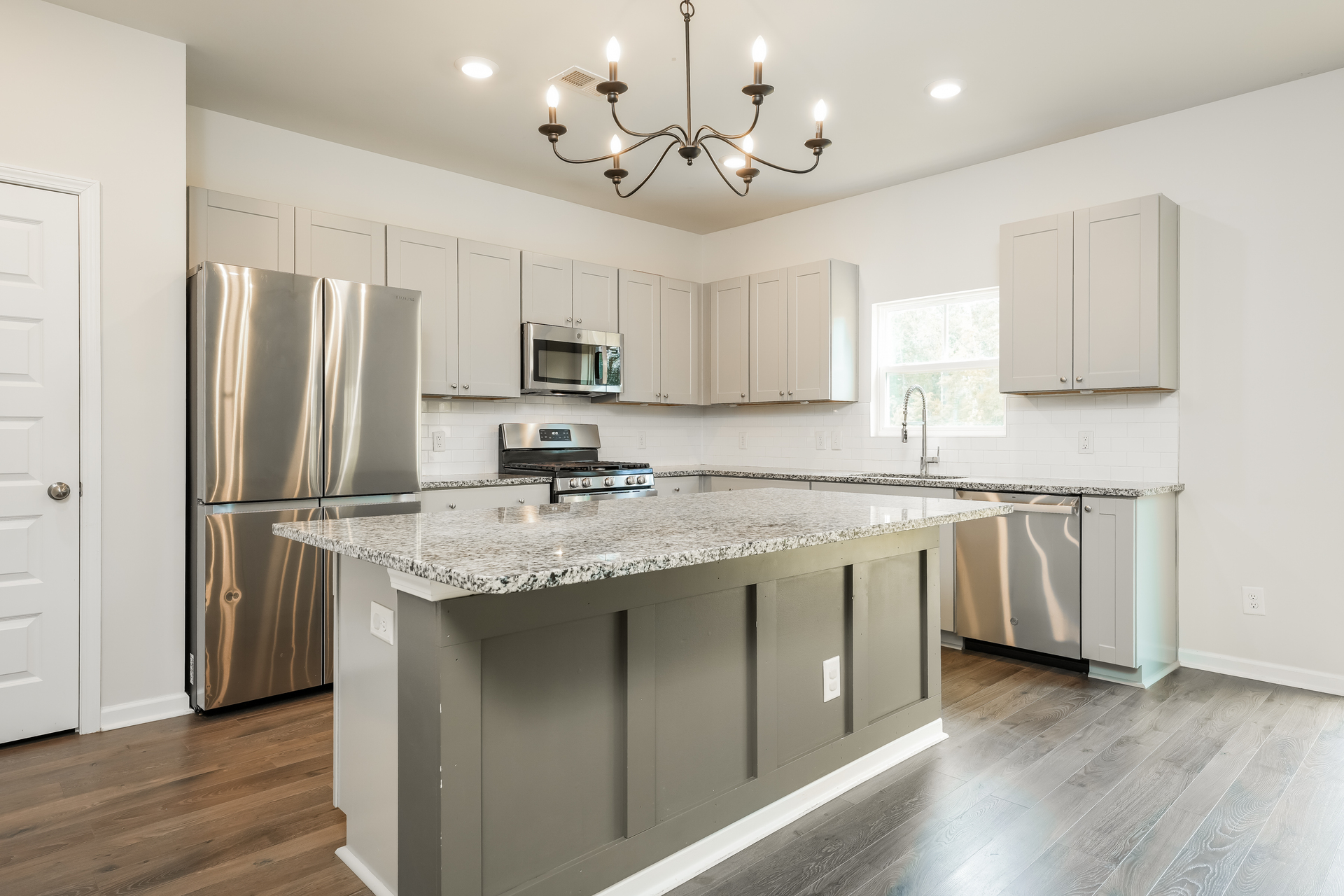 Photo 2 of 20 of 299 Firewheel Ct, Summerville, SC