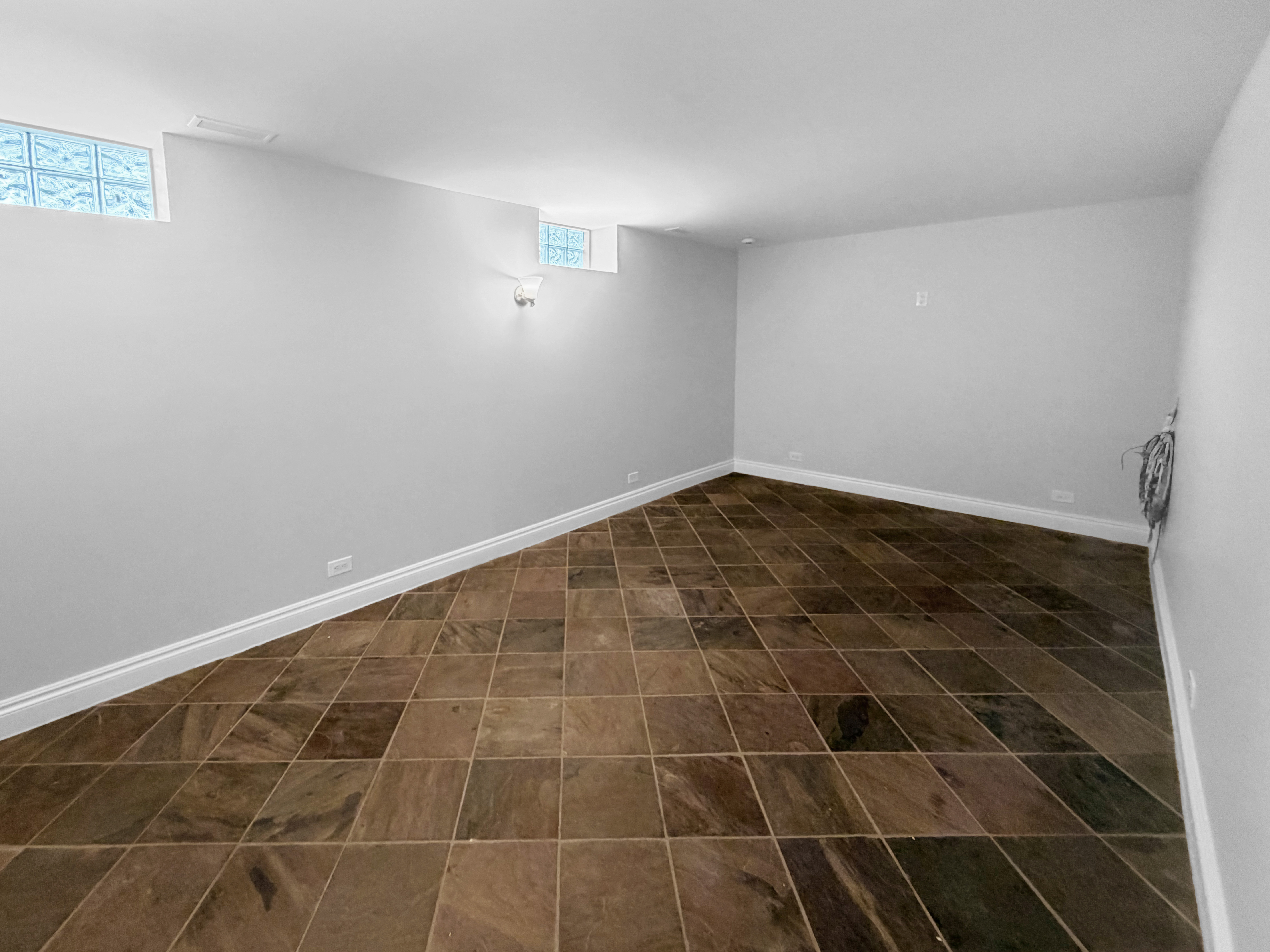 Photo 22 of 38 of 35854 Castlemeadow Dr, Farmington Hills, MI
