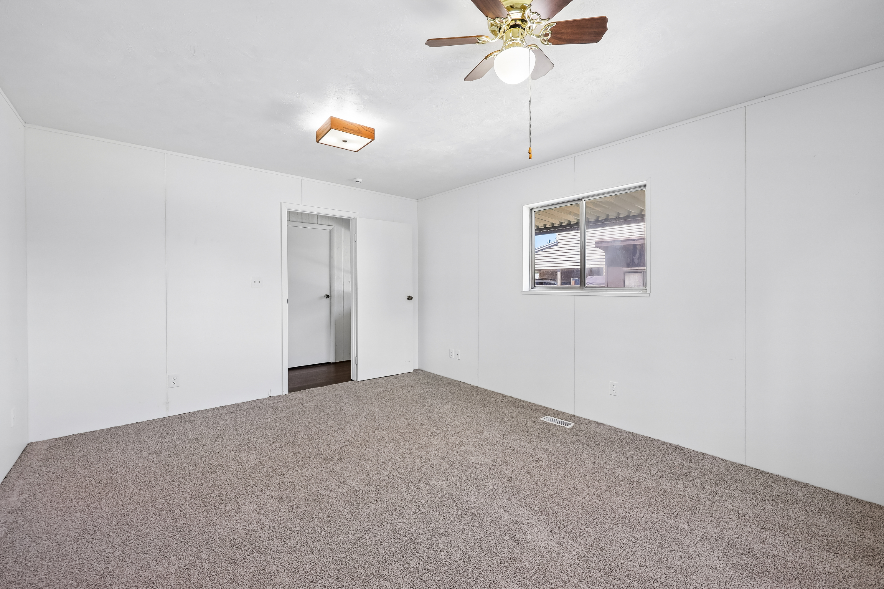 Photo 18 of 20 of 259 Sage Creek Cir, Springville, UT