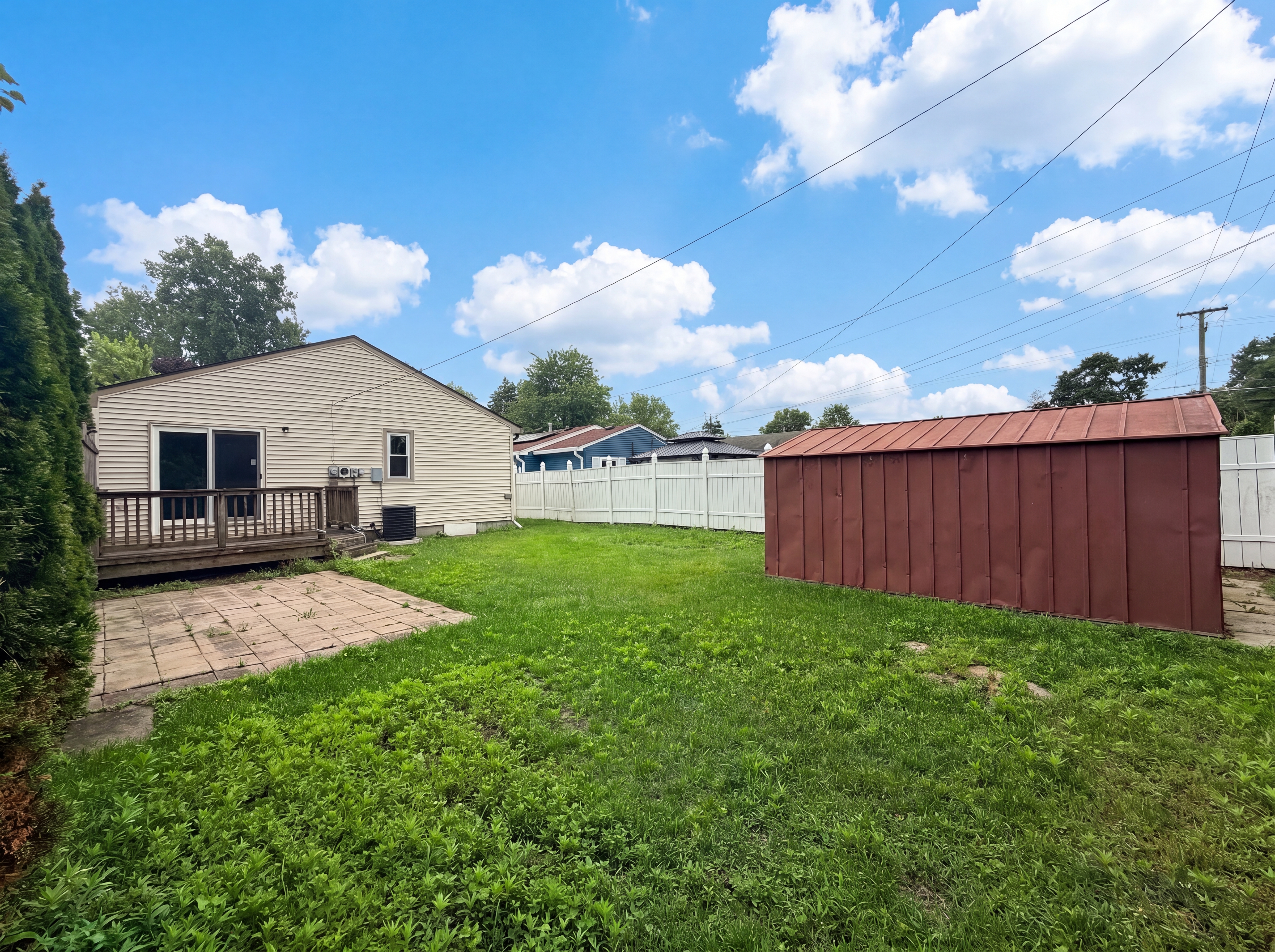 Photo 5 of 19 of 33522 Fernwood St, Westland, MI
