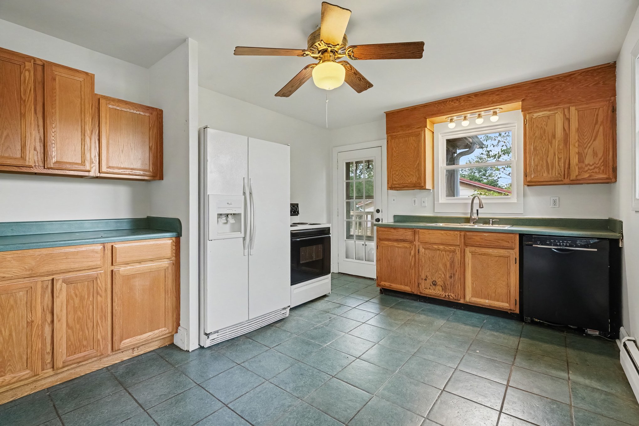 Photo 2 of 19 of 169 Montview Cir, Brevard, NC