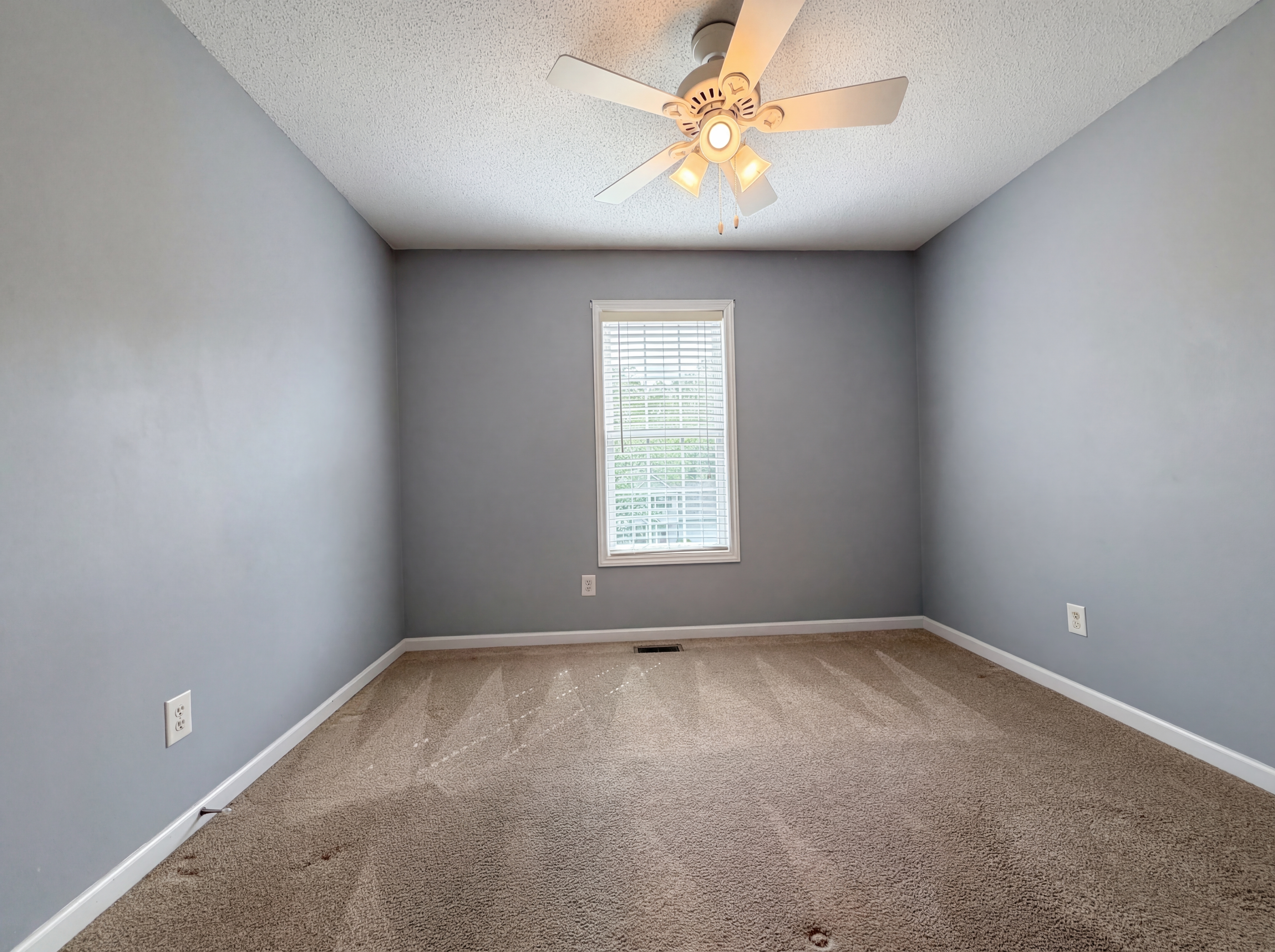 Photo 14 of 16 of 2037 Fairview Ln, Sanford, NC