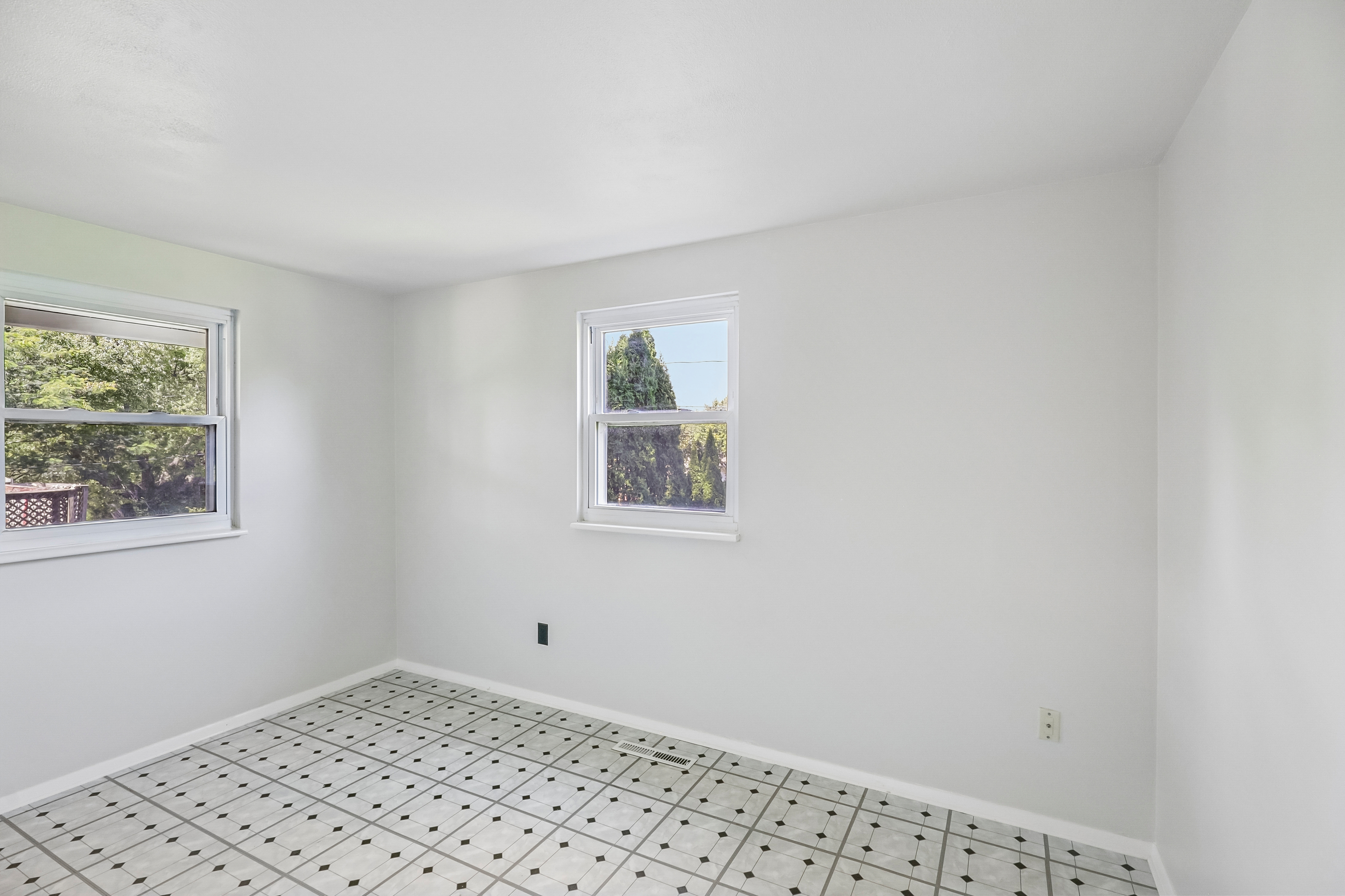 Photo 28 of 39 of 6423 Luton Ct, Dayton, OH