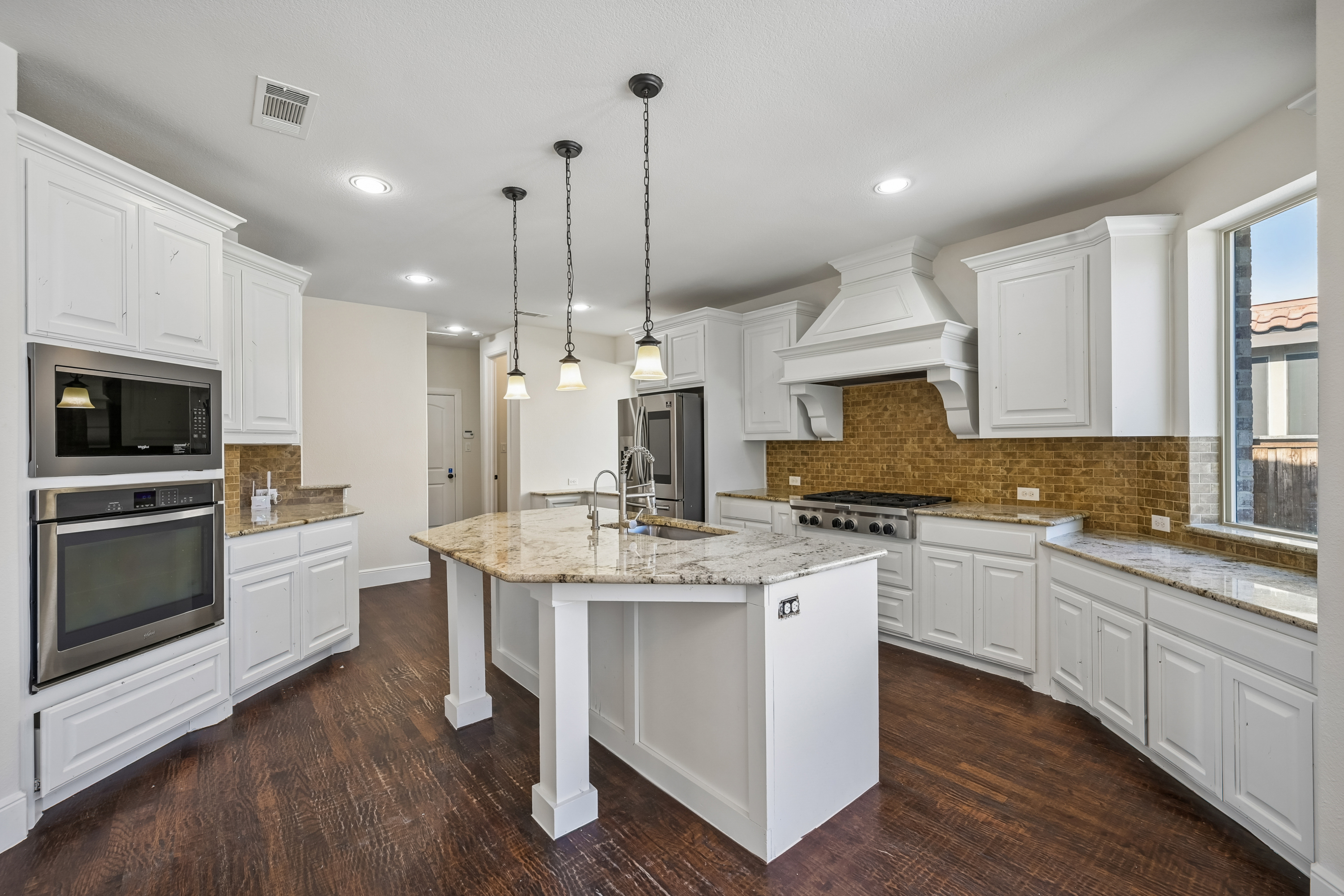 Photo 5 of 36 of 2156 Alcove Dr, Frisco, TX