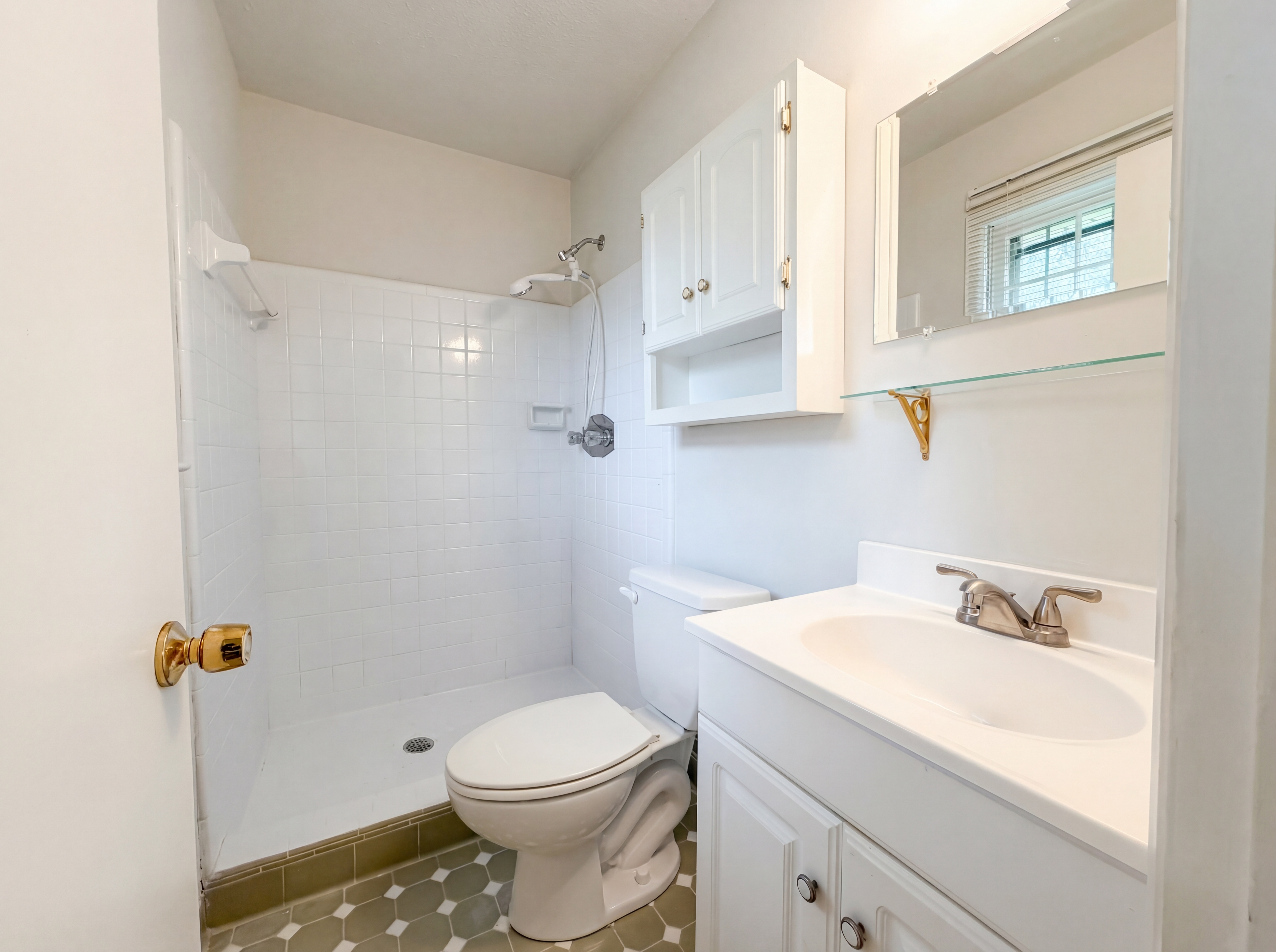 Photo 18 of 28 of 214 Cornell Dr, Warner Robins, GA