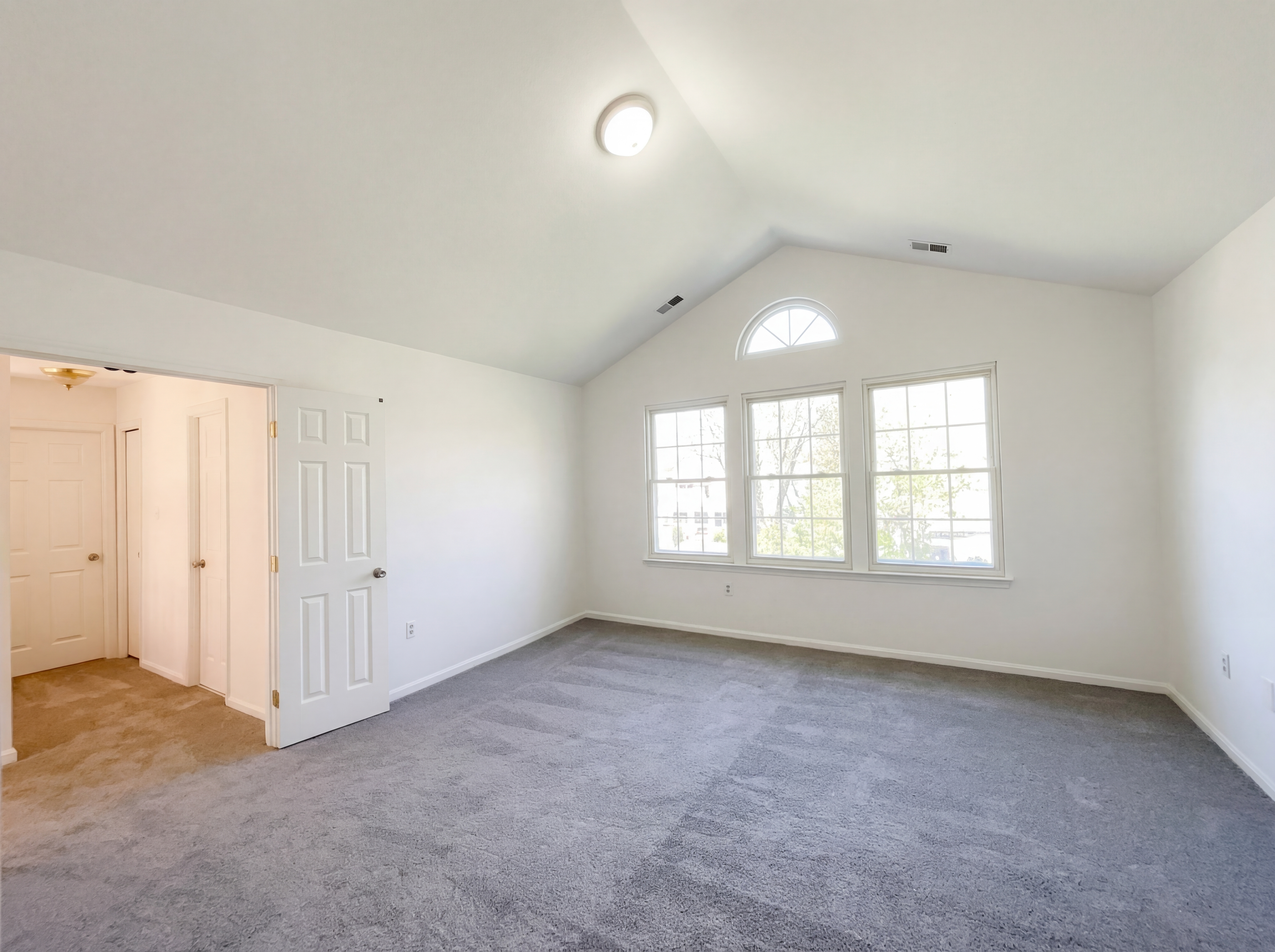 Photo 33 of 48 of 13907 Castle Ct, Chantilly, VA