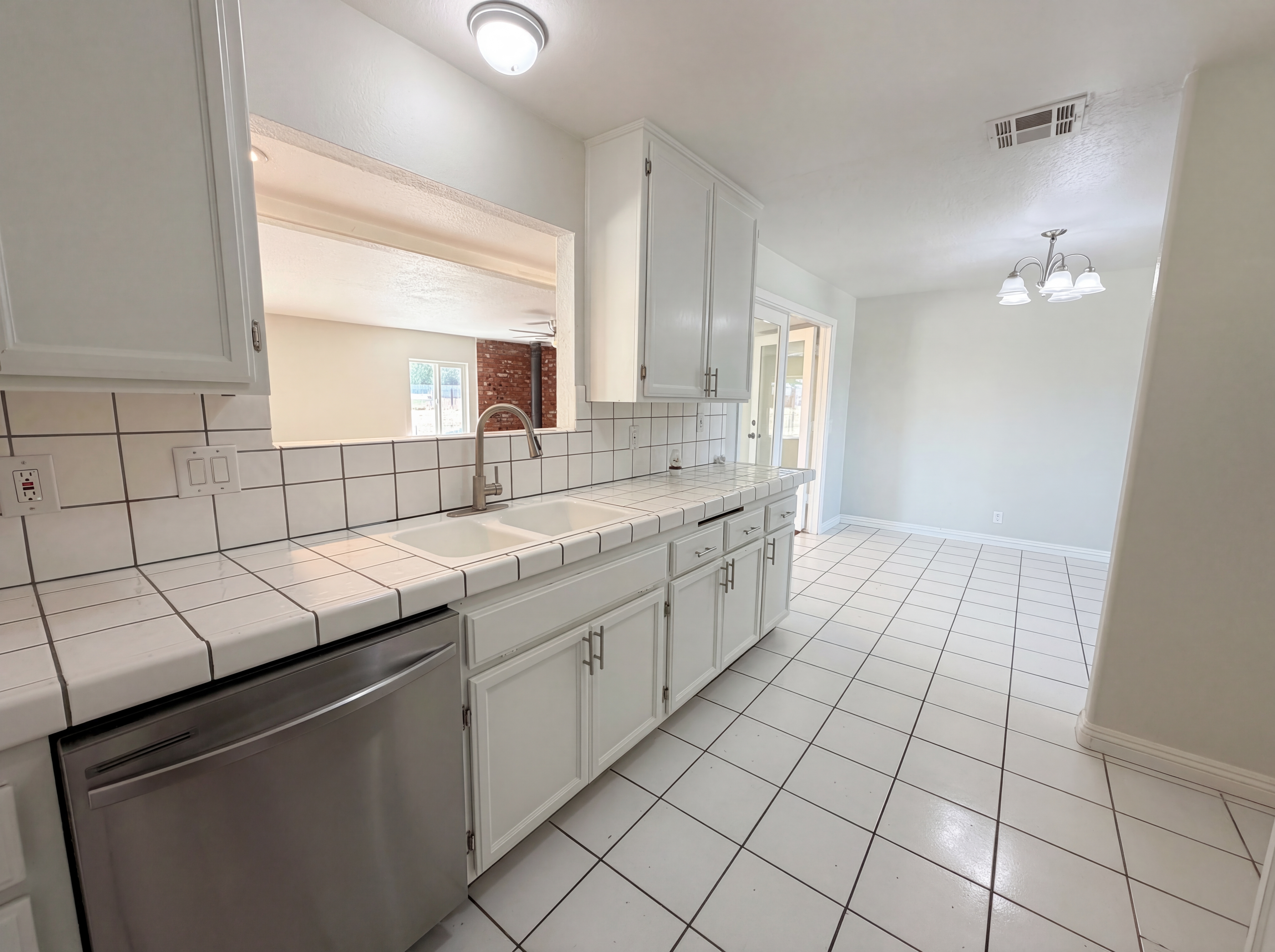 Photo 11 of 25 of 15011 Mission St, Hesperia, CA