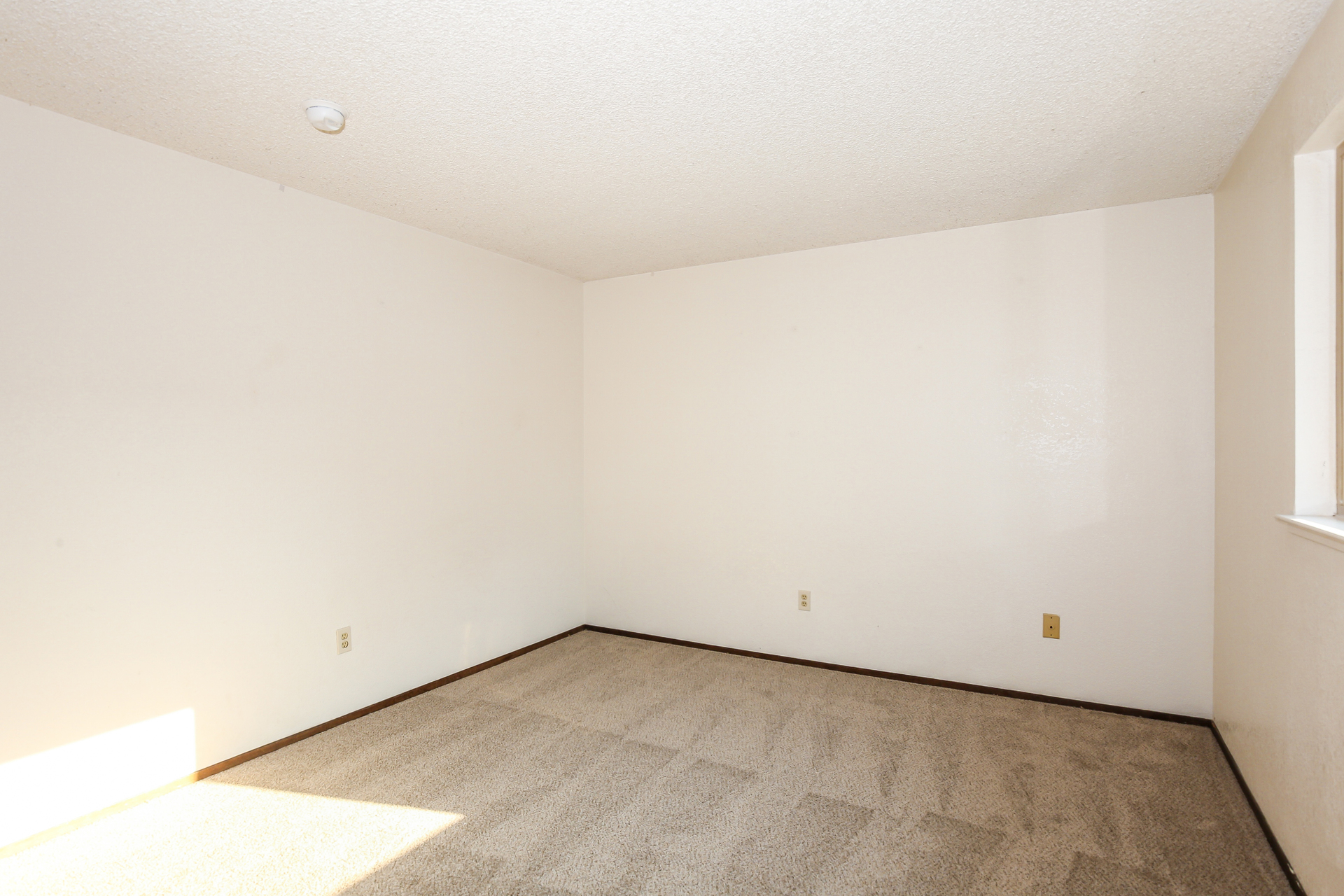 Photo 11 of 19 of 8355 Cub Ct, Reno, NV