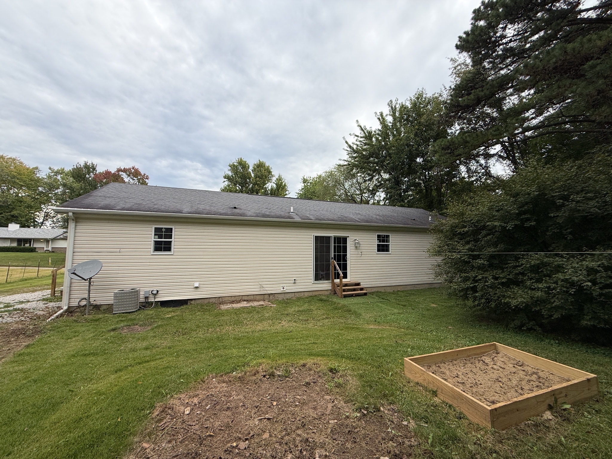 Photo 5 of 17 of 3911 W Forrest Park Dr, Bloomington, IN