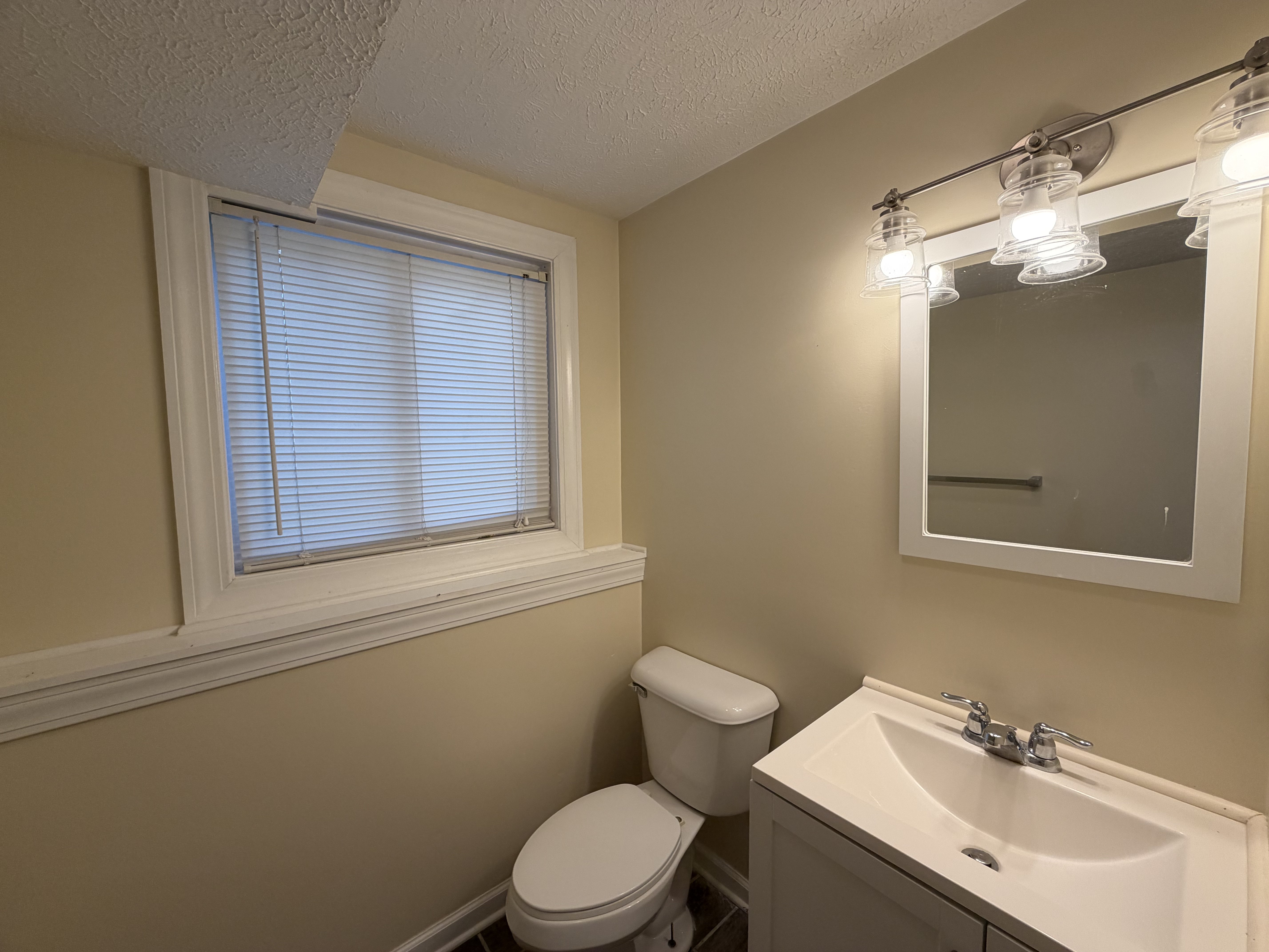 Photo 10 of 22 of 25142 Deerfield Dr, North Olmsted, OH